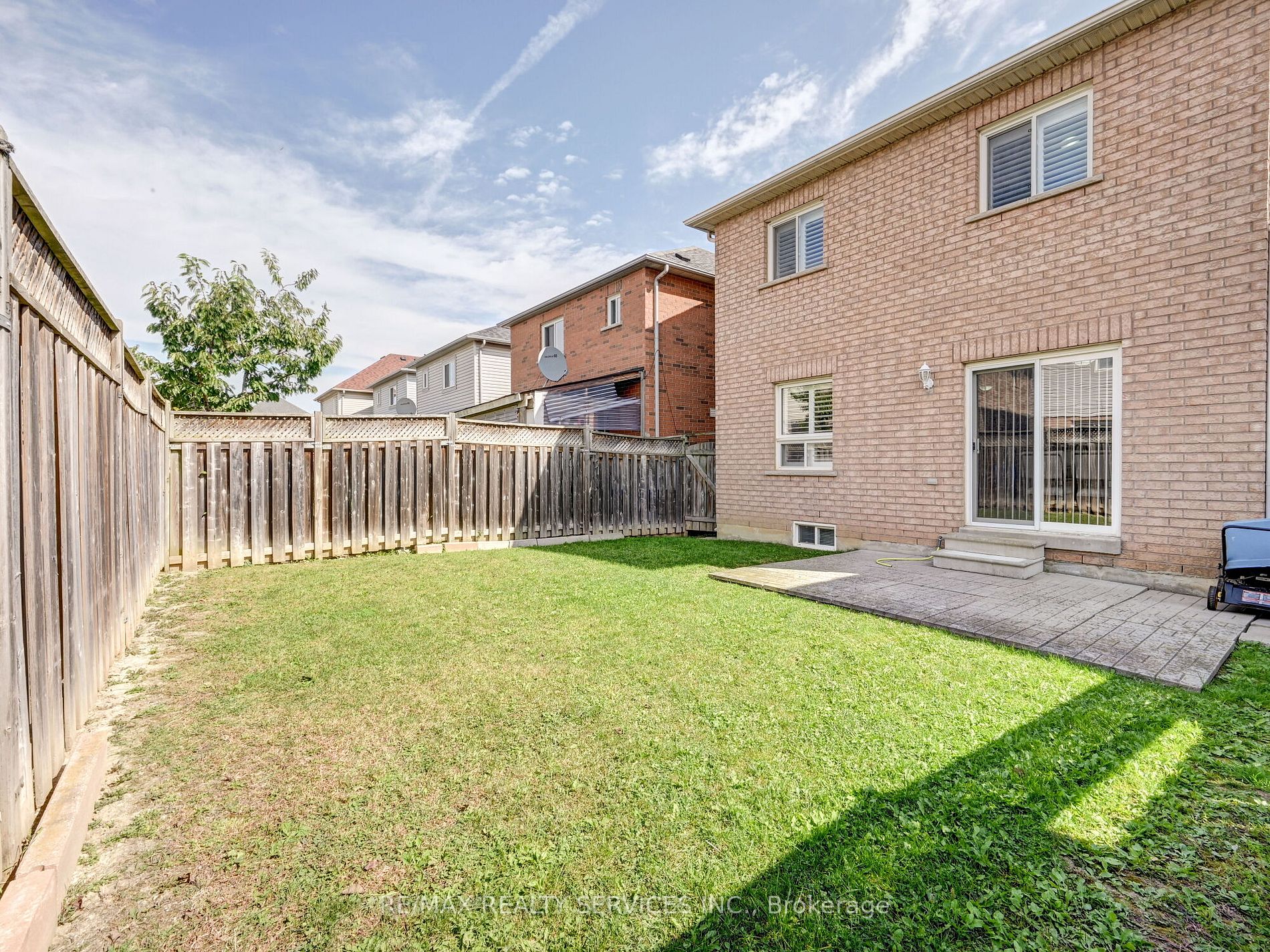 9 Earl Grey Cres