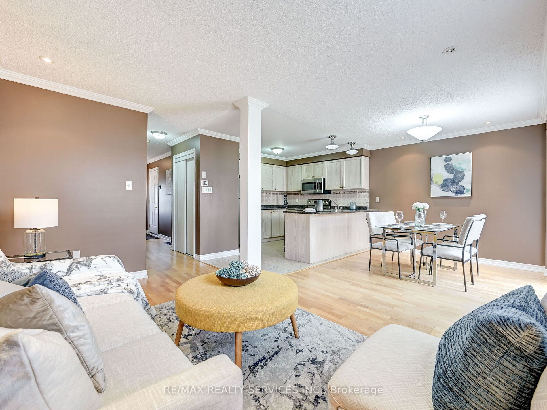 9 Earl Grey Cres
