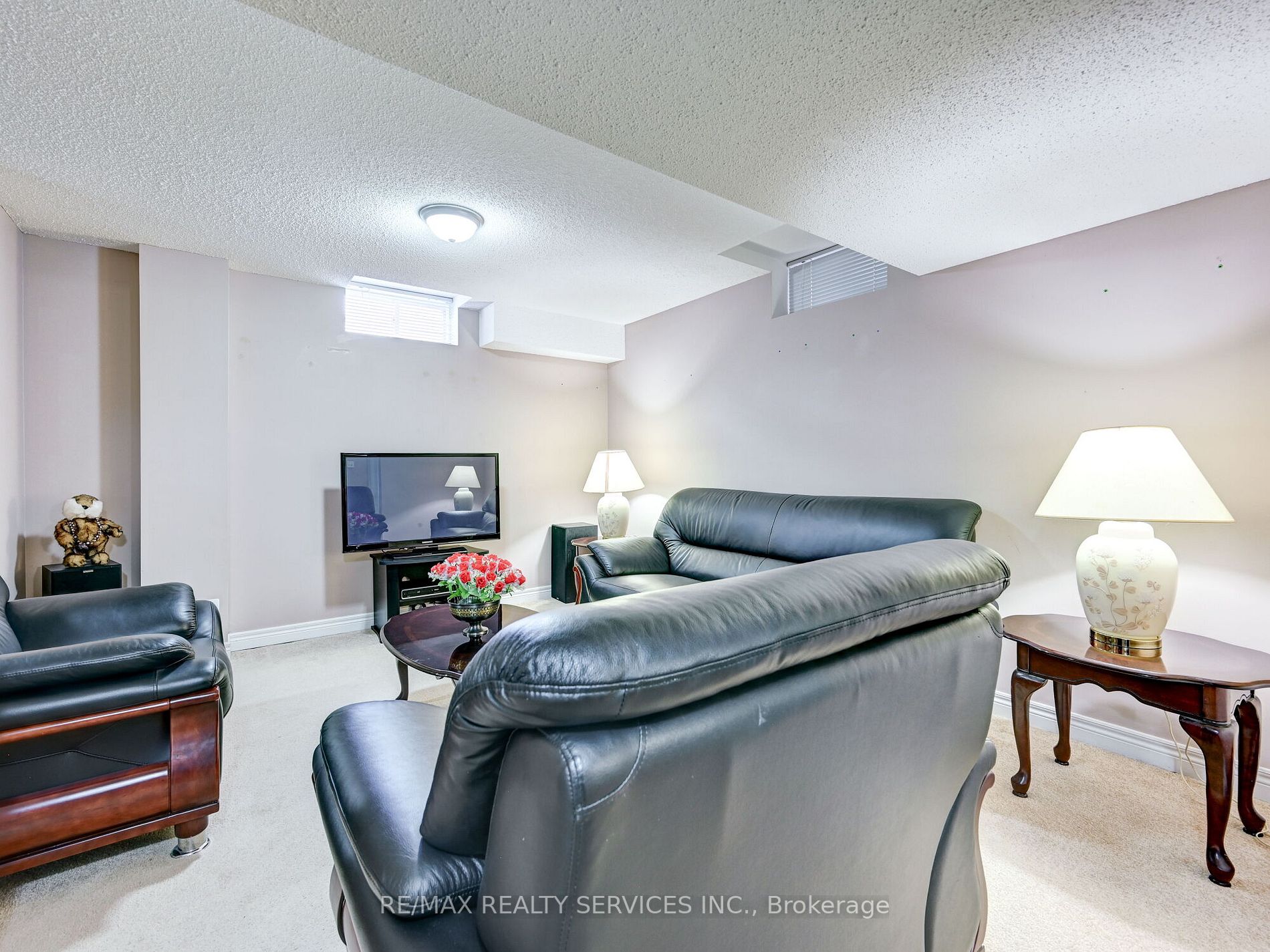9 Earl Grey Cres