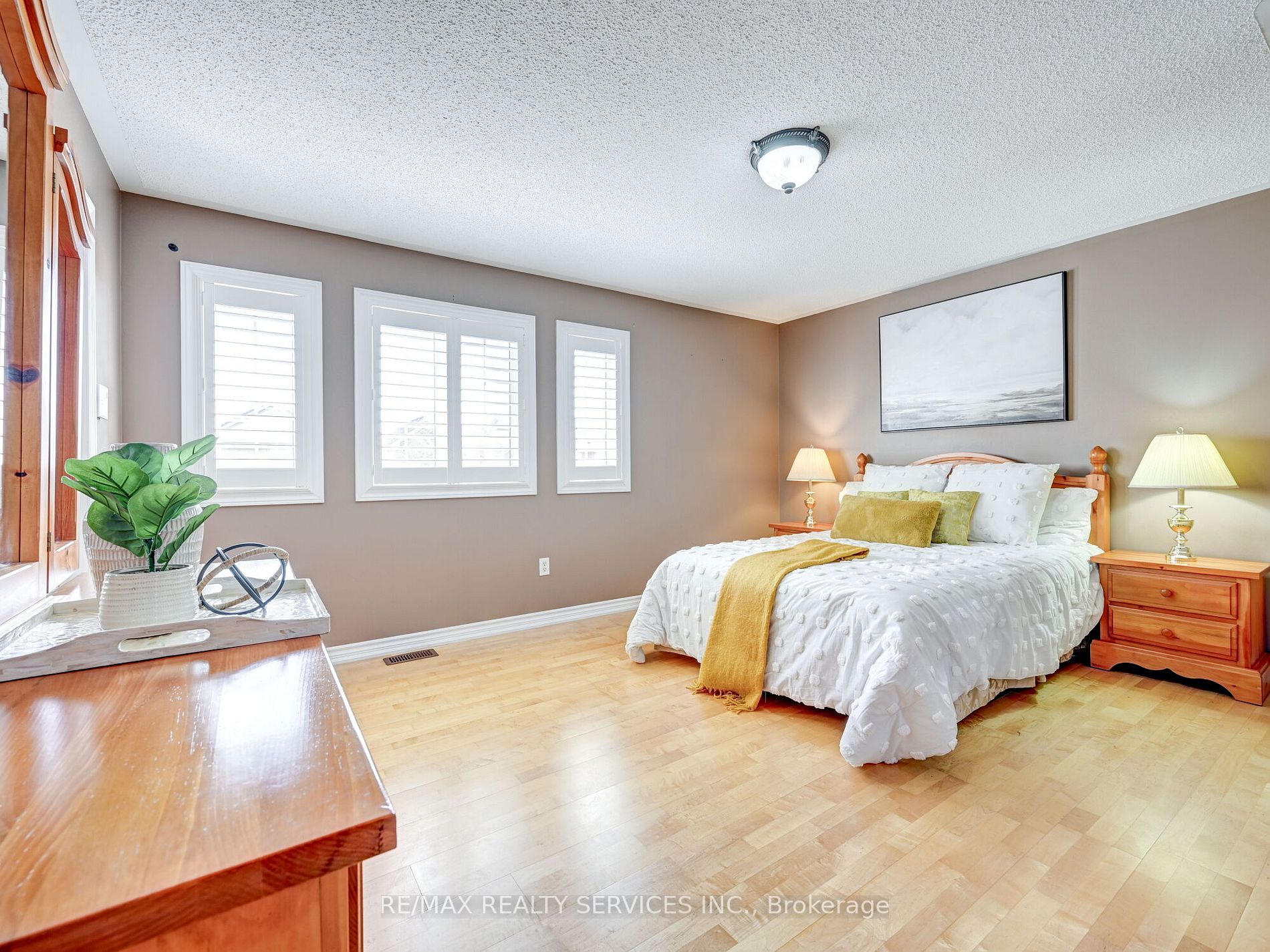 9 Earl Grey Cres