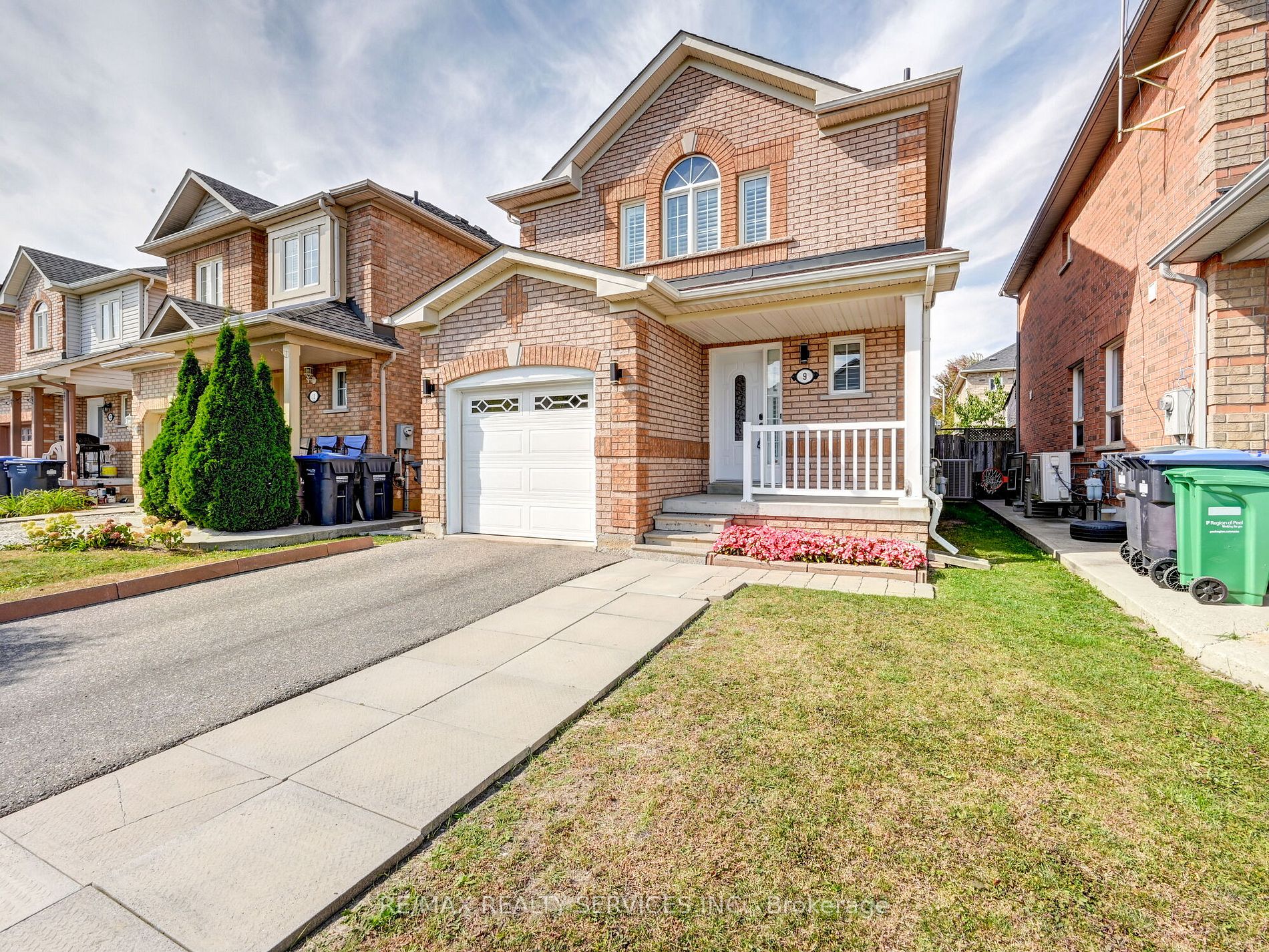9 Earl Grey Cres