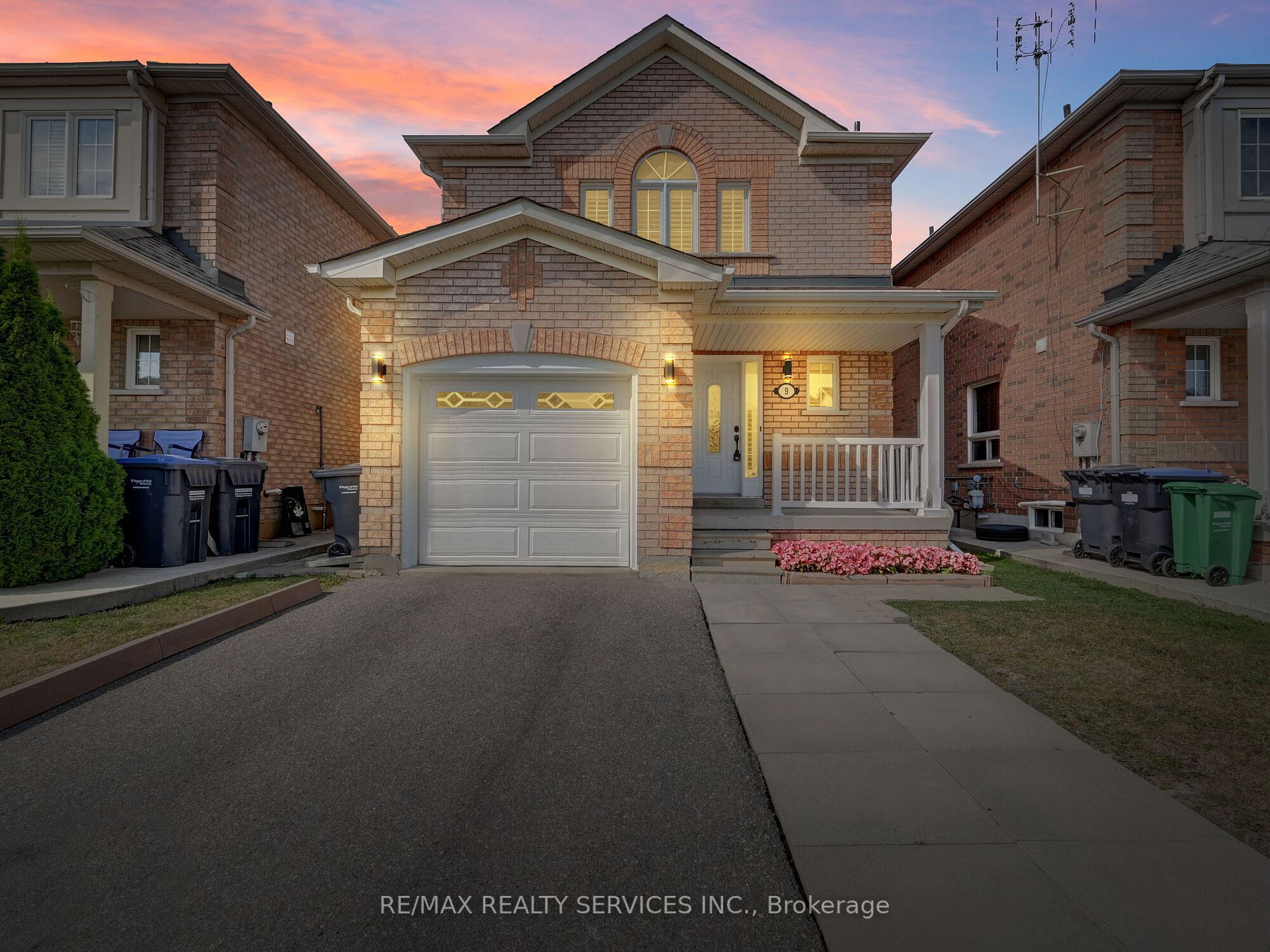 9 Earl Grey Cres