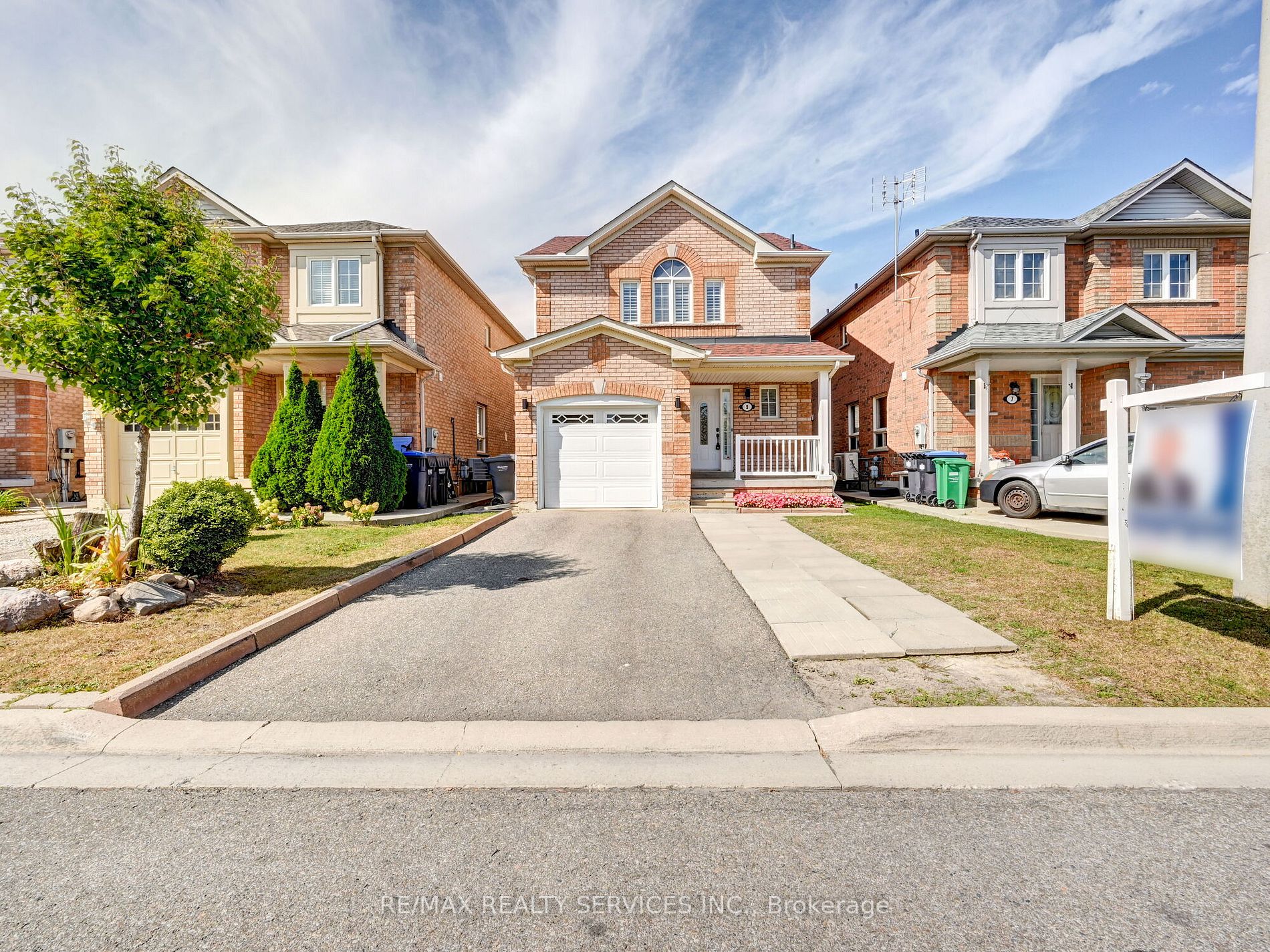 9 Earl Grey Cres