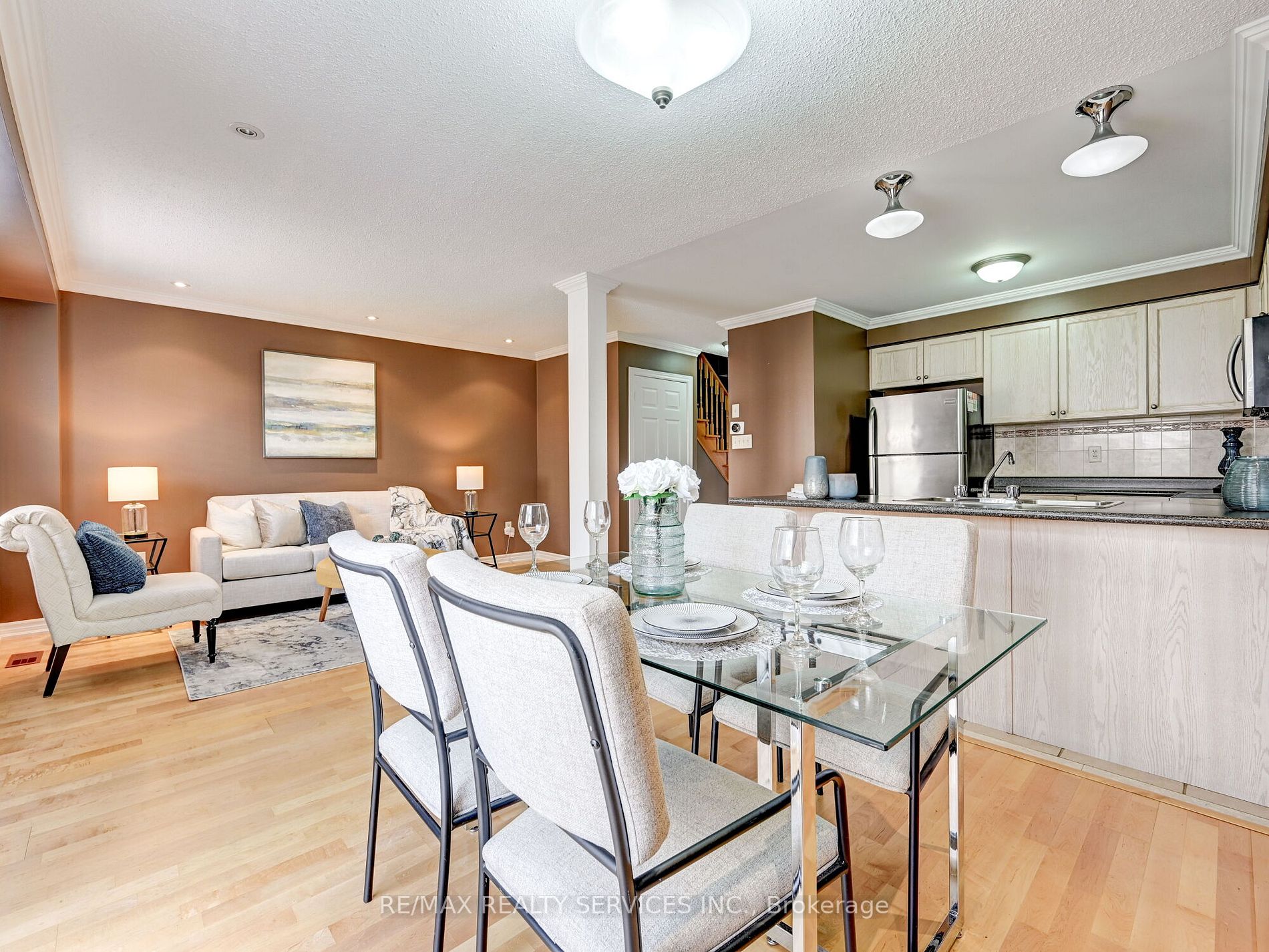 9 Earl Grey Cres