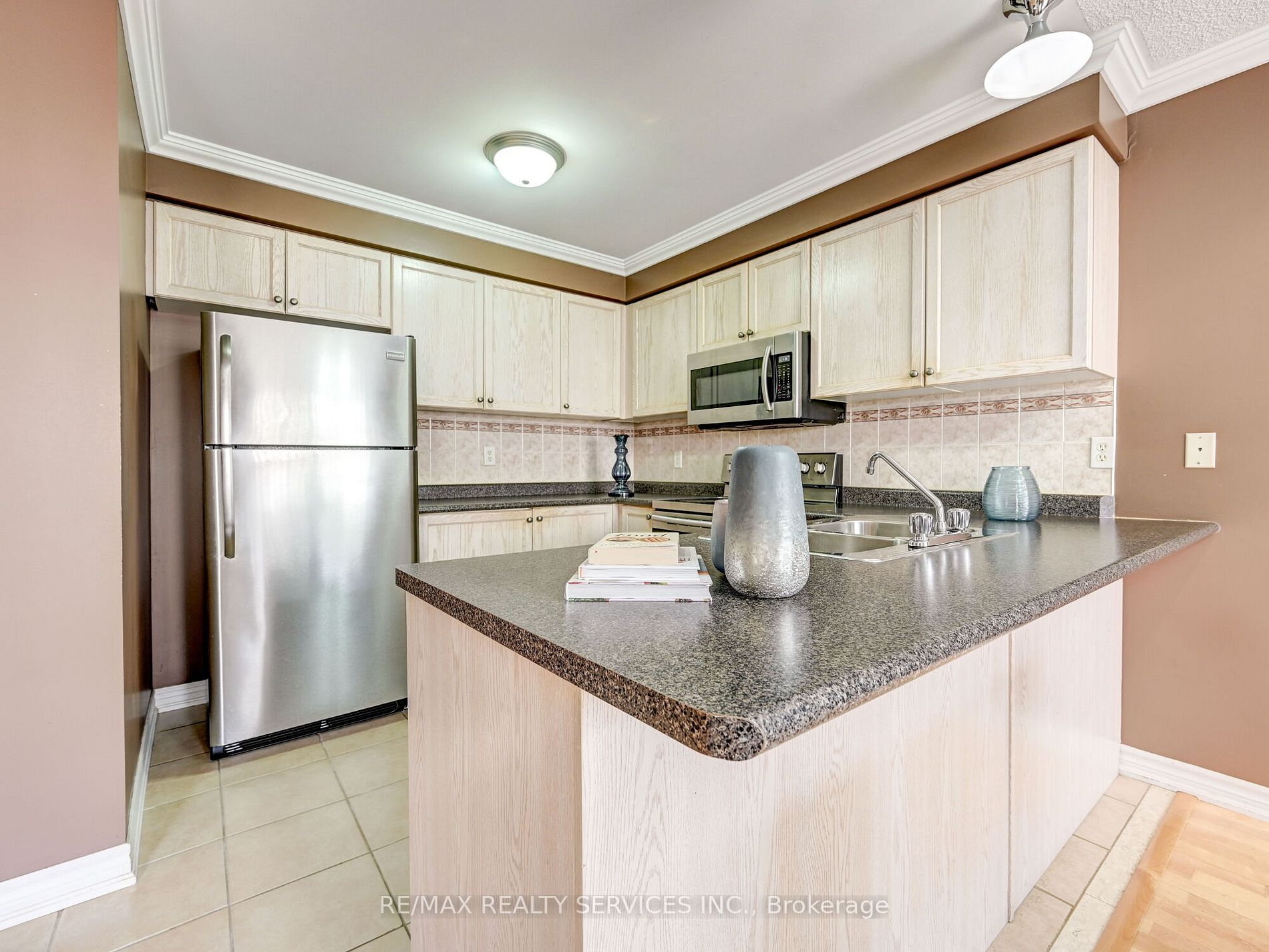 9 Earl Grey Cres