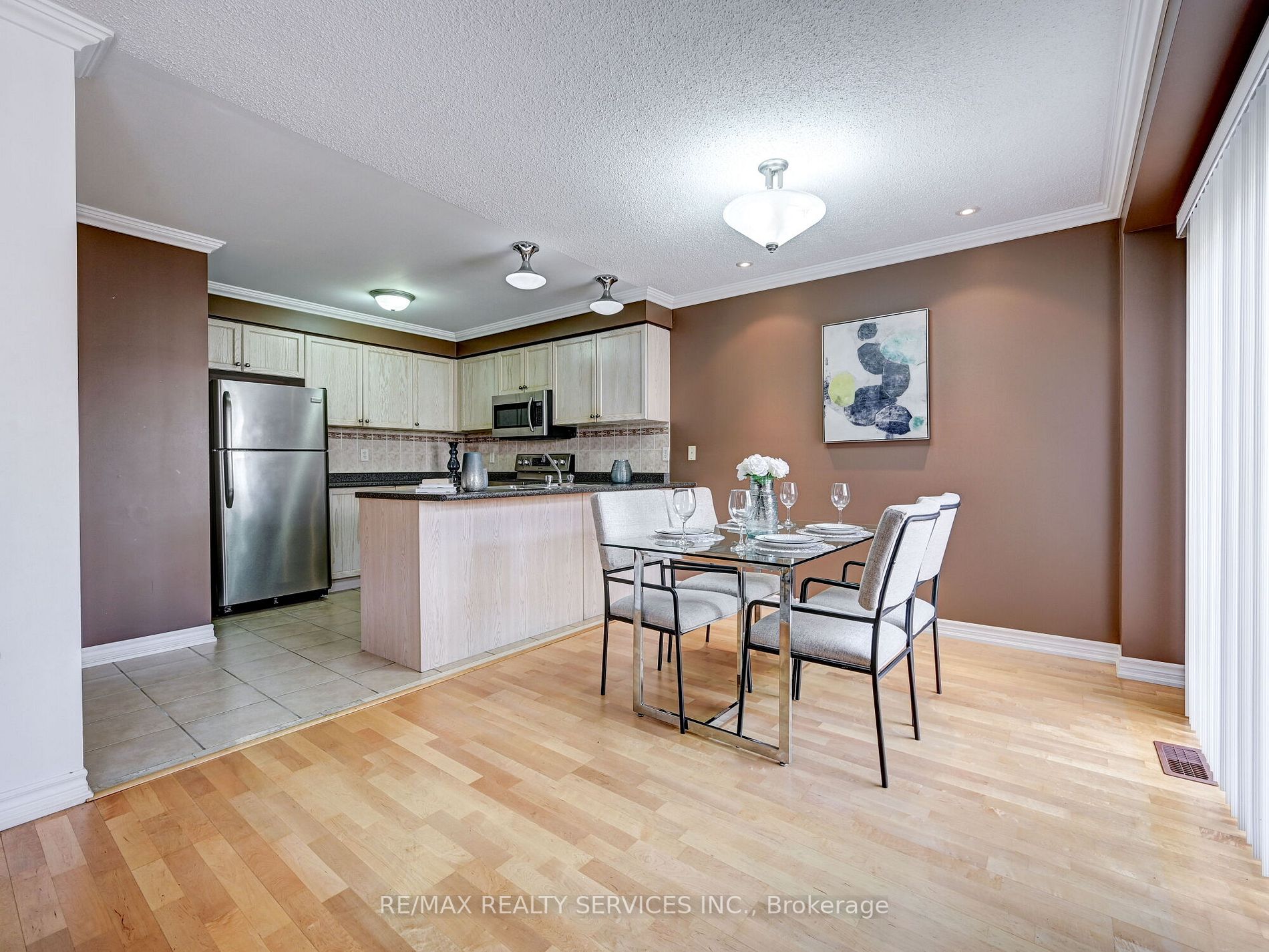 9 Earl Grey Cres