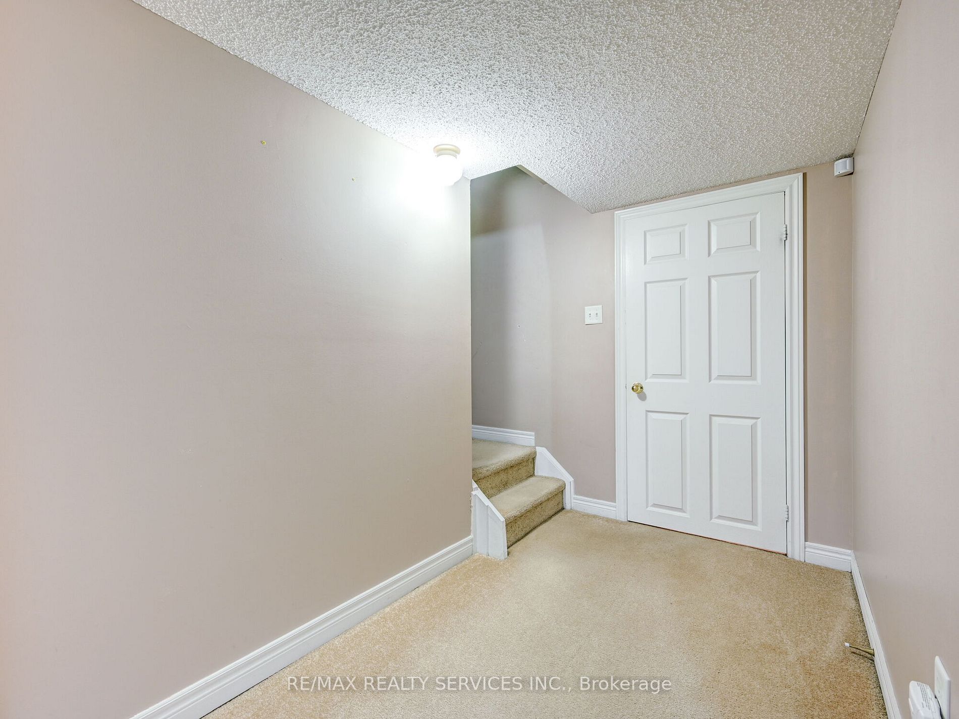 9 Earl Grey Cres