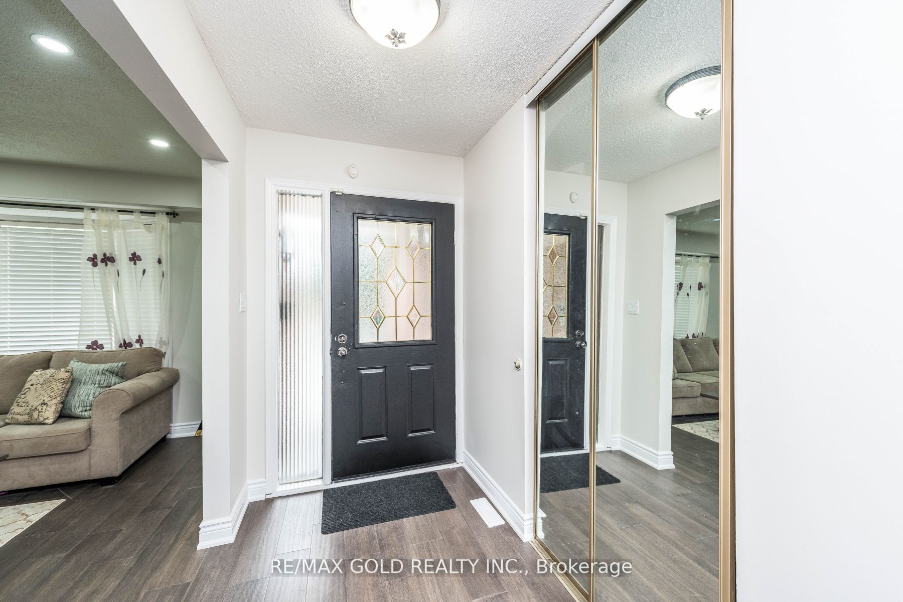 123 Meadow Dr