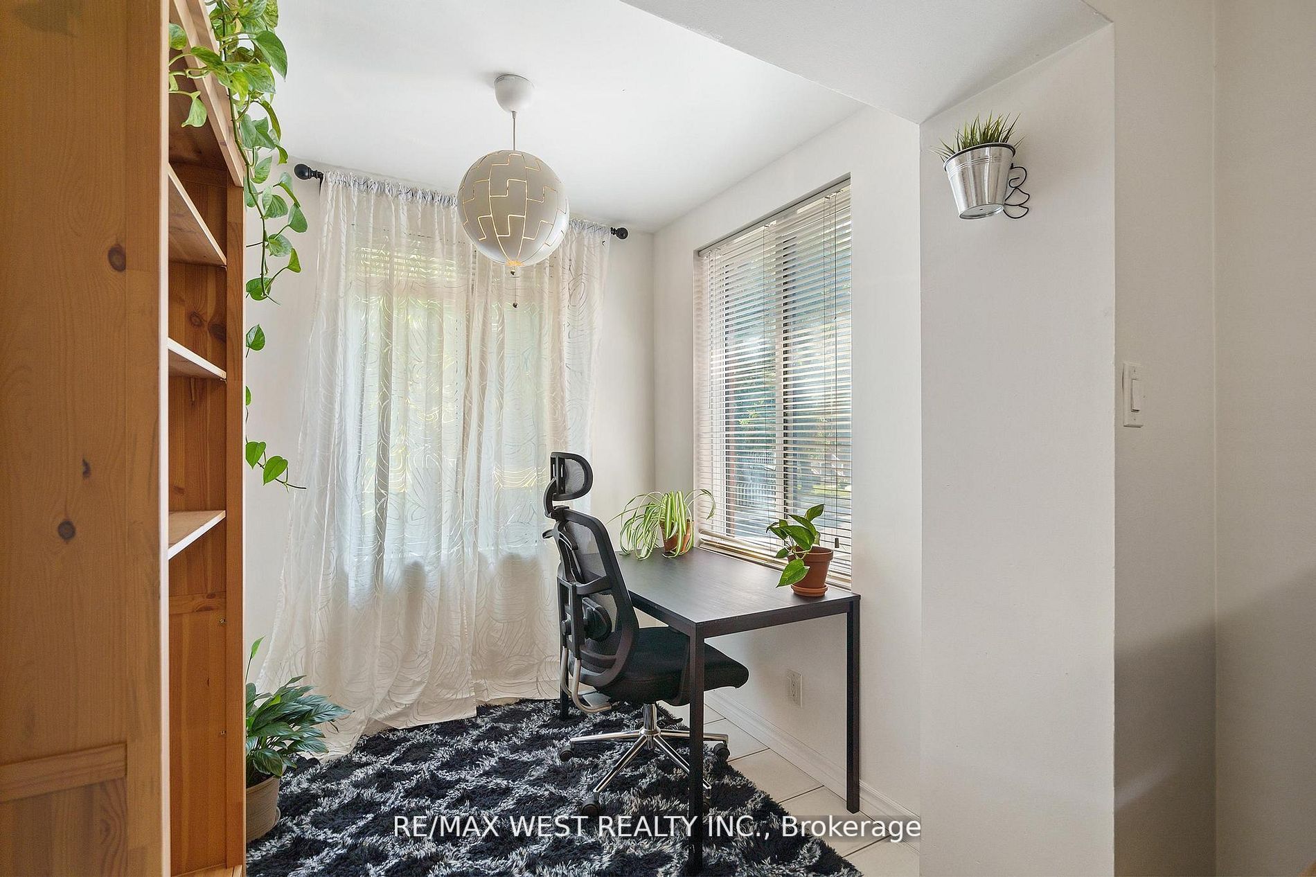 94 Rowntree Ave
