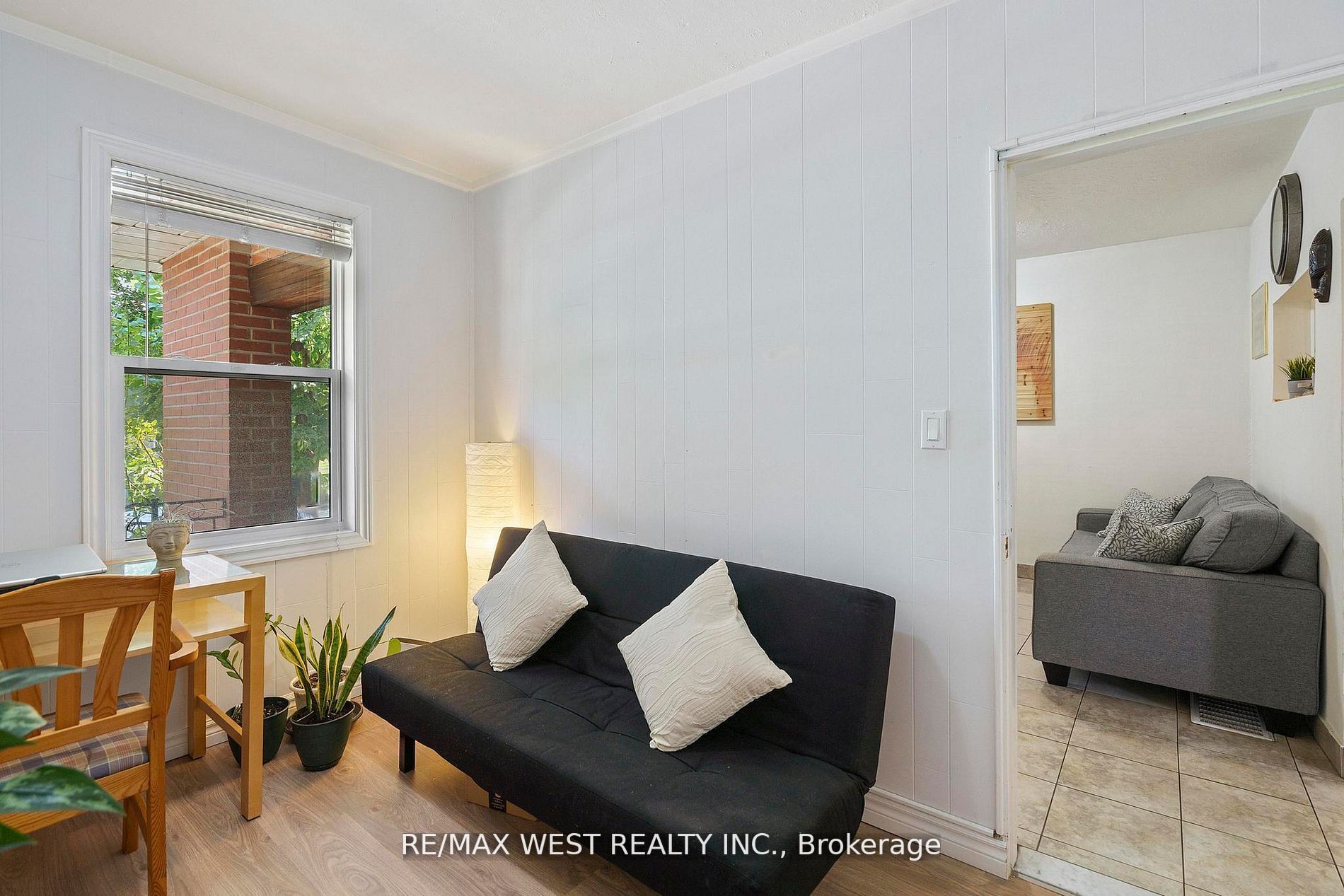 94 Rowntree Ave