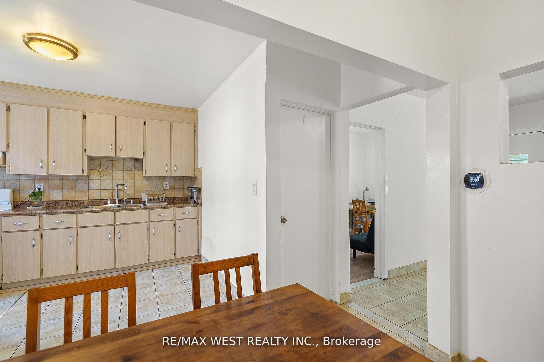94 Rowntree Ave