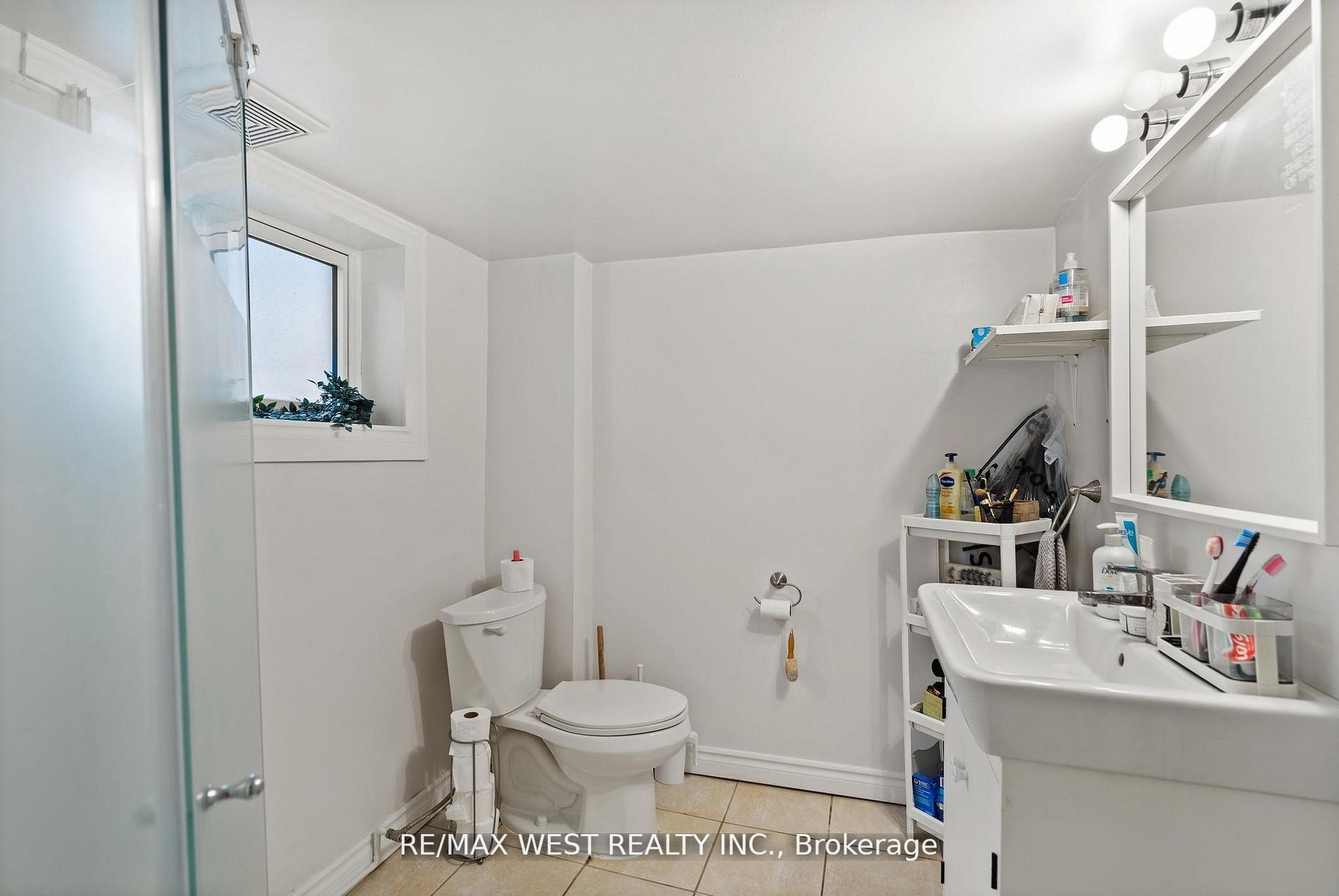 94 Rowntree Ave