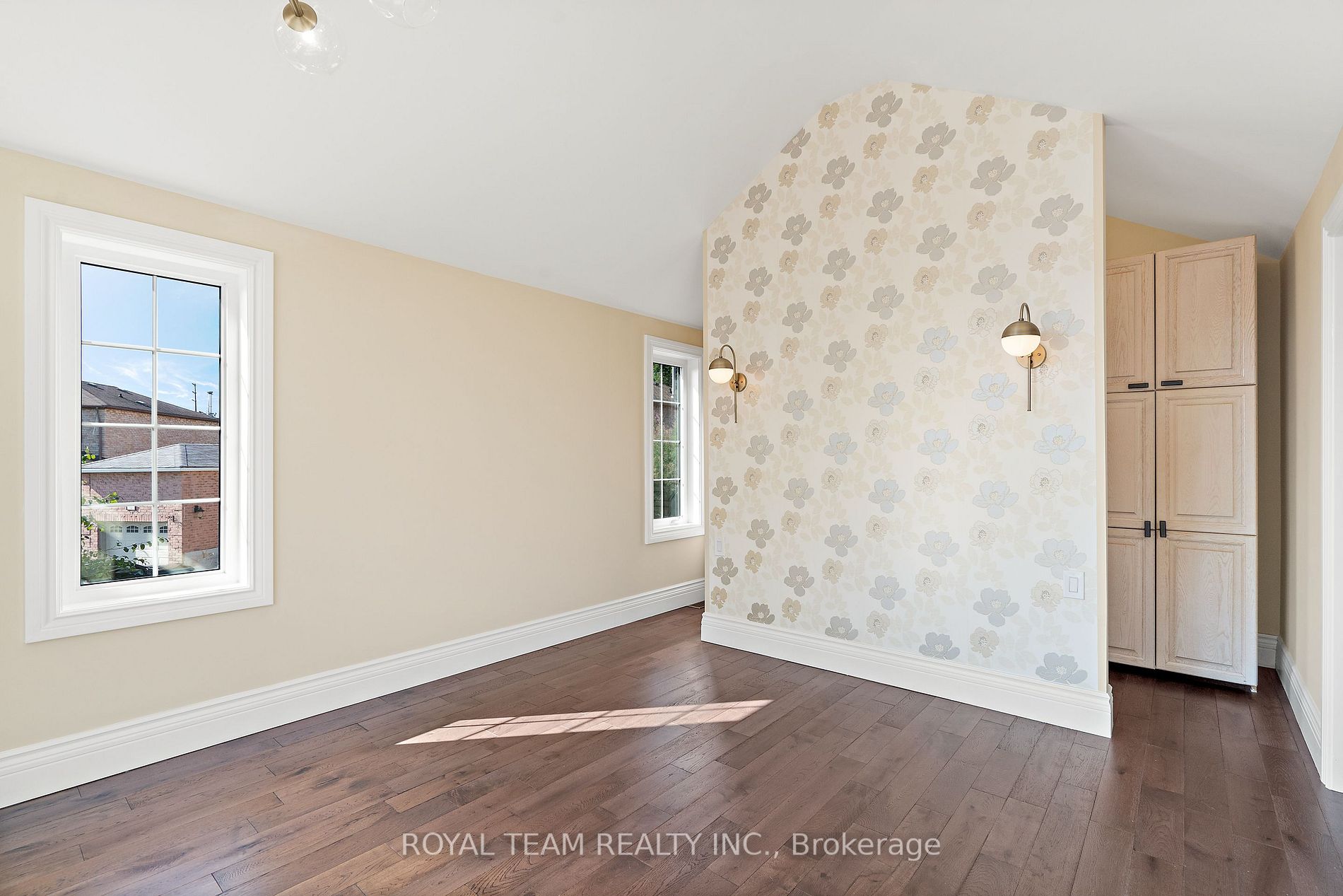 35 Glenmanor Drive