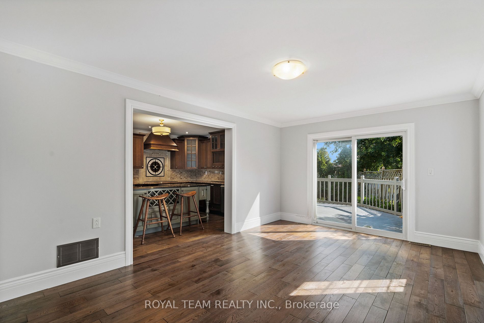 35 Glenmanor Drive