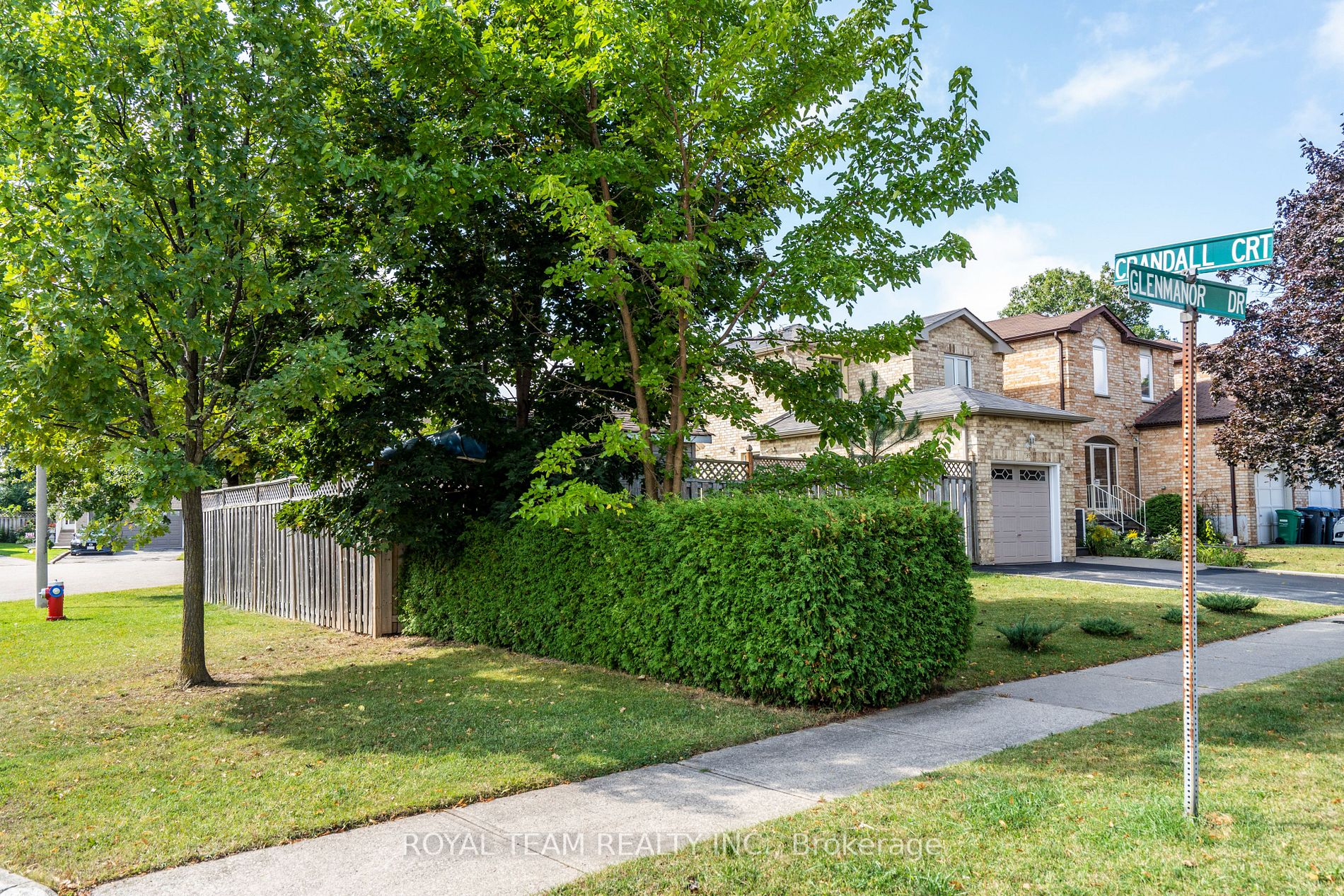 35 Glenmanor Drive