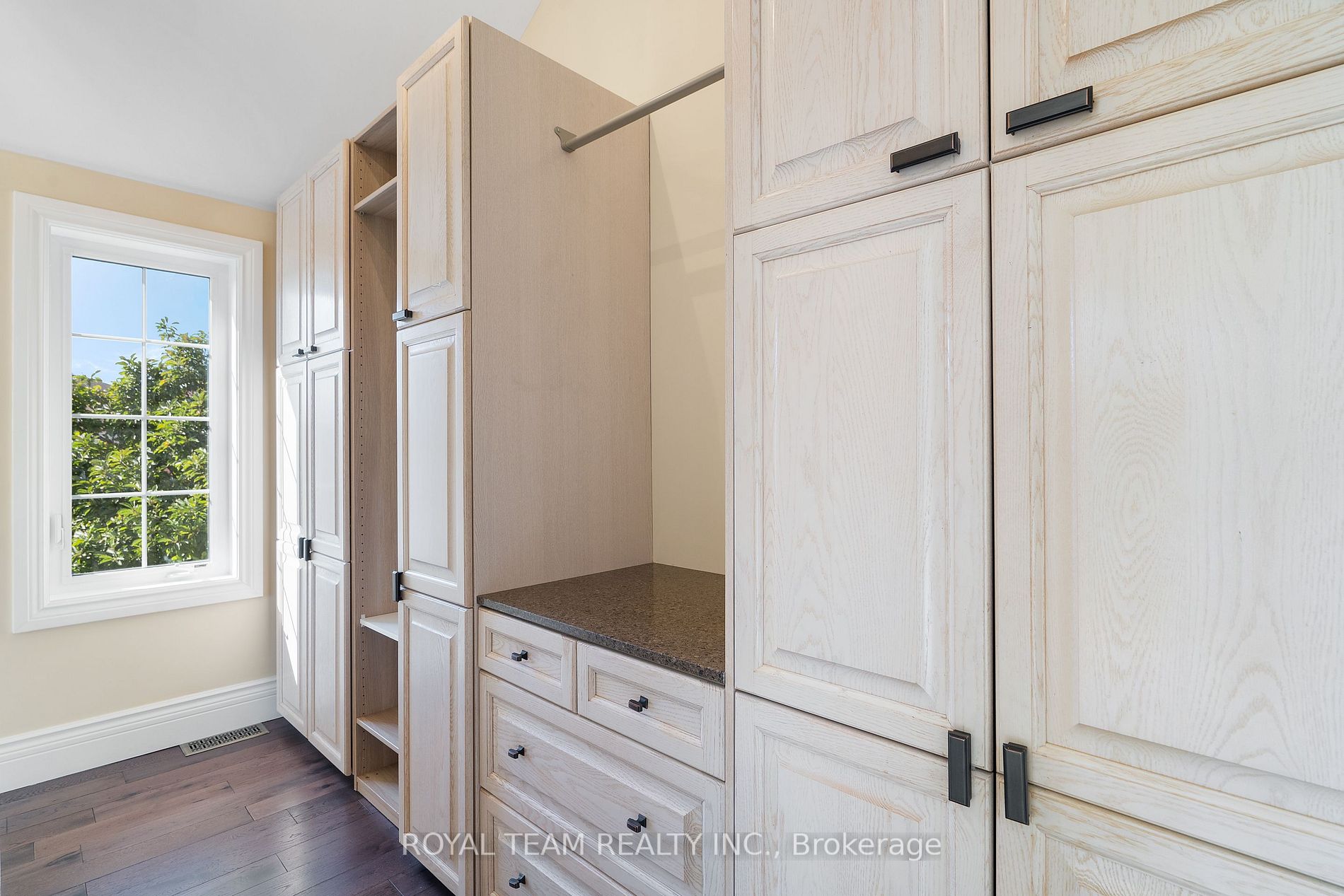 35 Glenmanor Drive