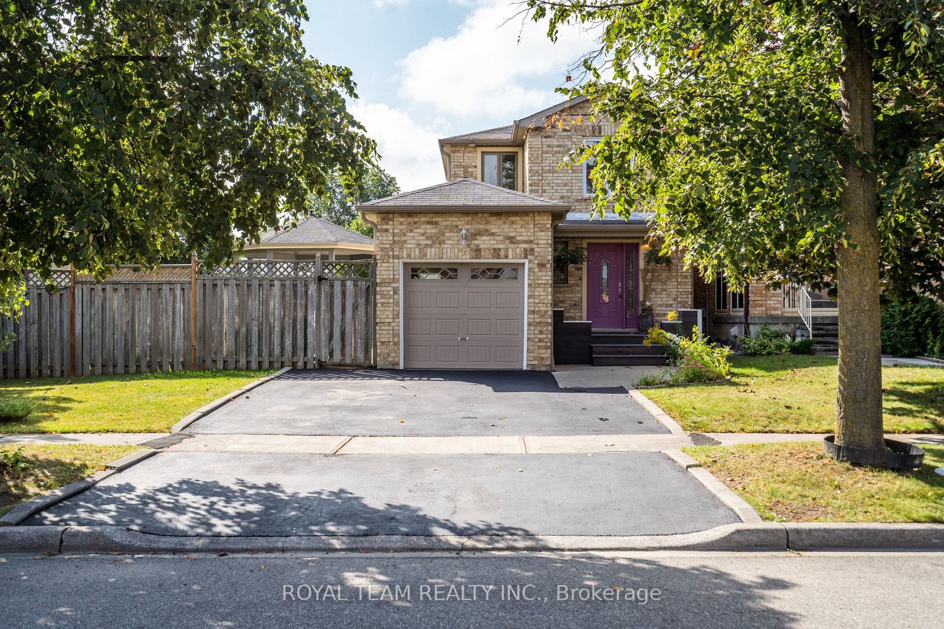 35 Glenmanor Drive