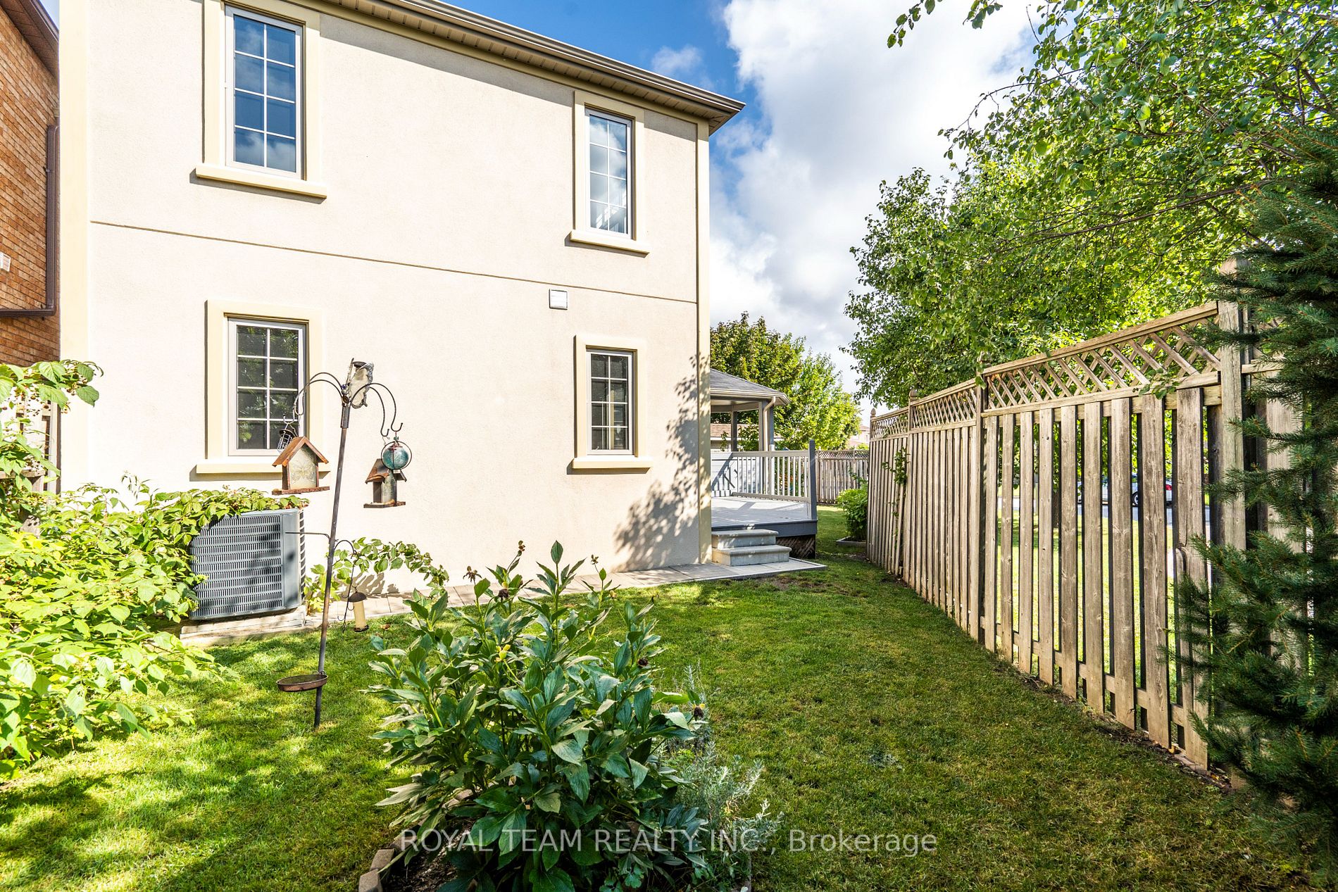 35 Glenmanor Drive