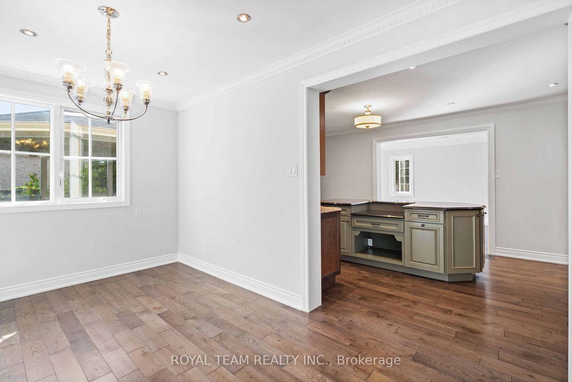 35 Glenmanor Drive