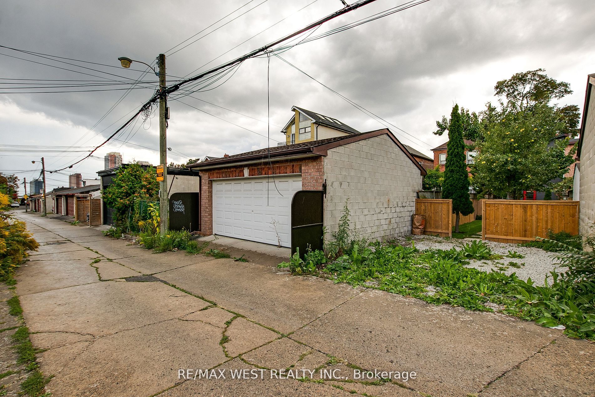 999 Saint Clarens Ave