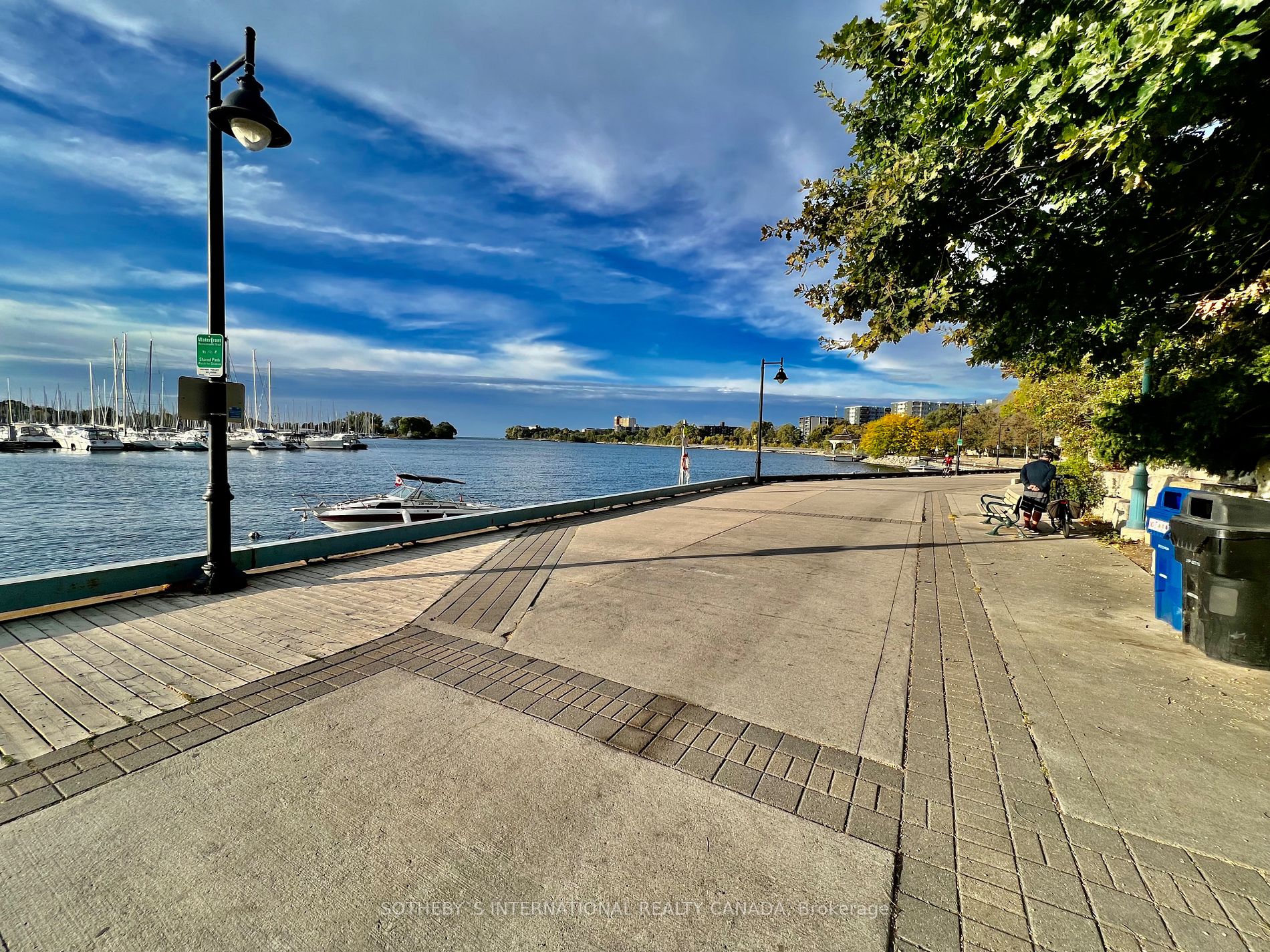 2289 Lake Shore Blvd W, #Th140