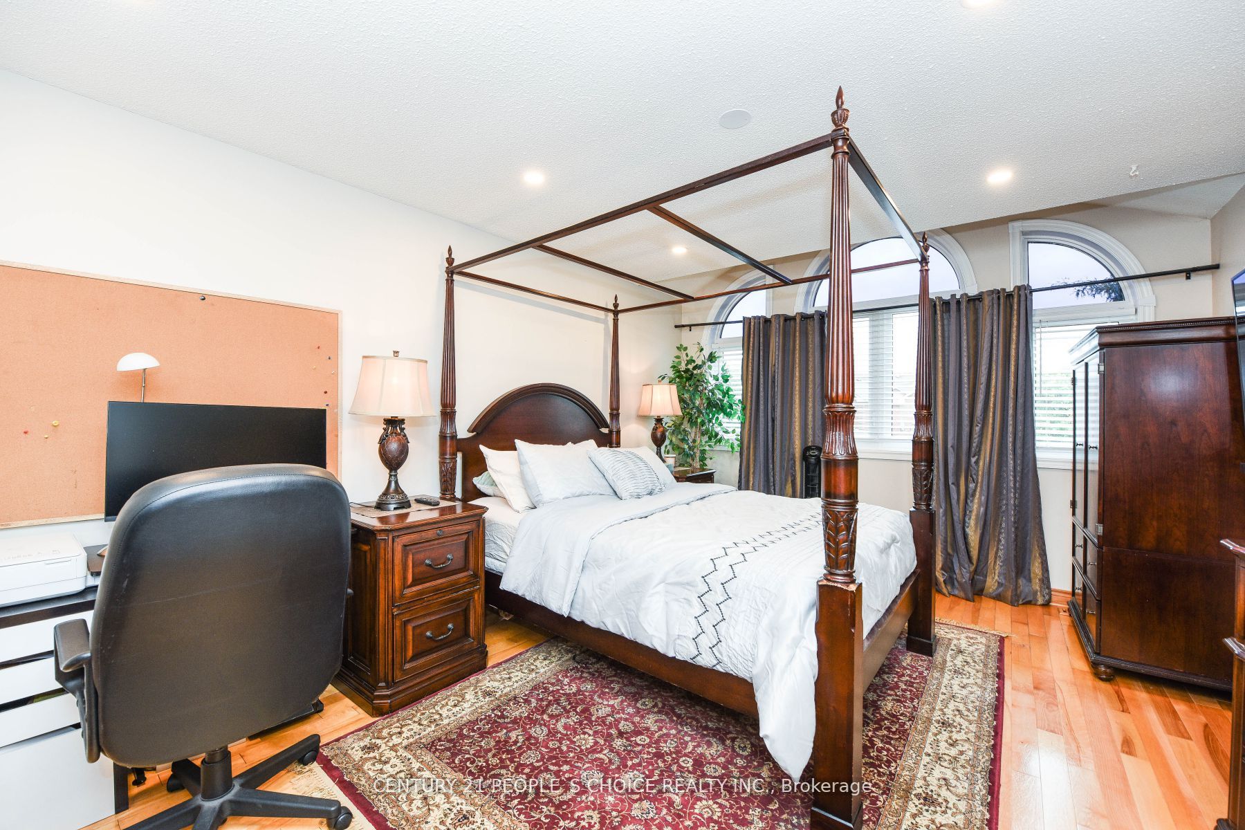 6 Sunley Cres