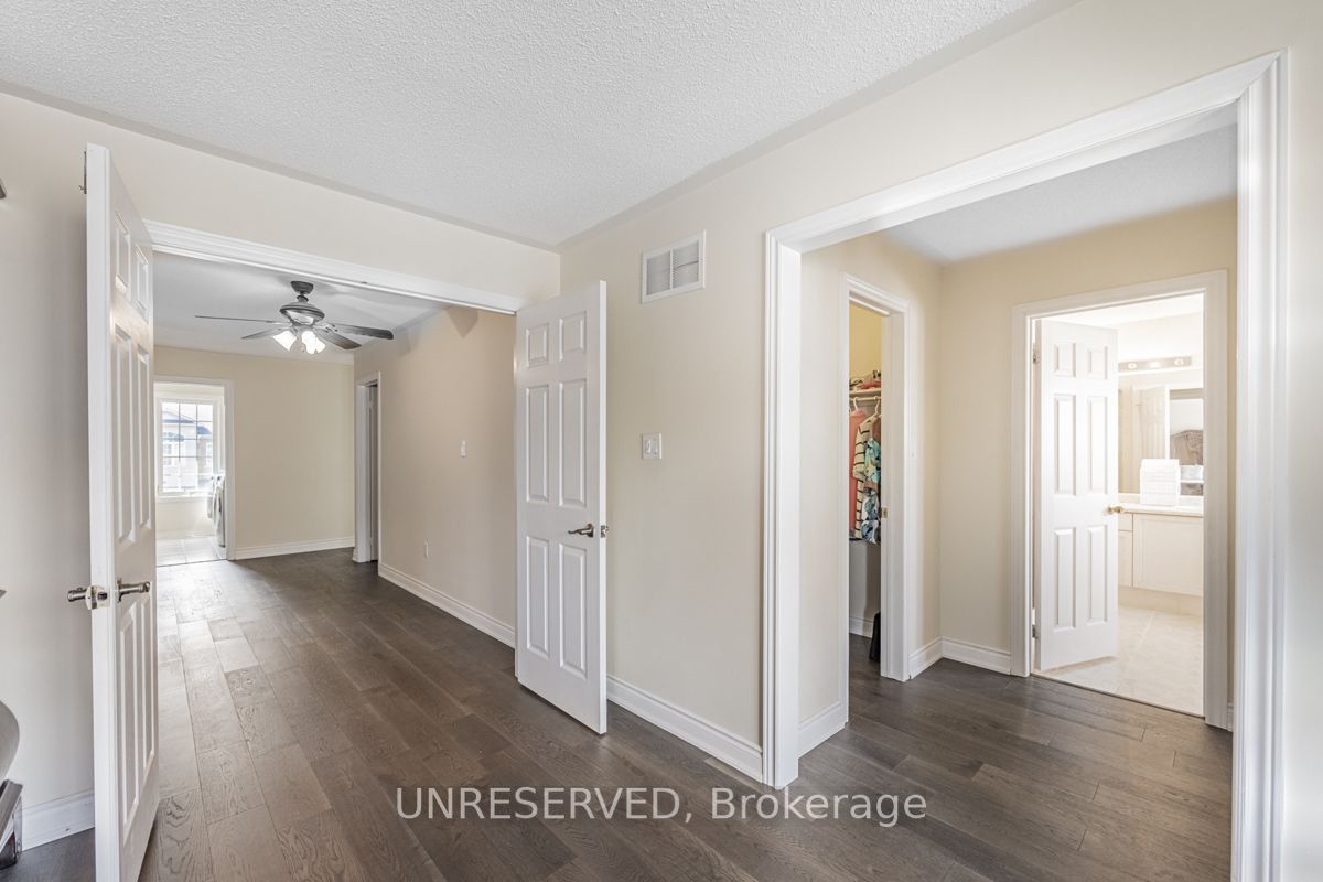 17 Atira Ave
