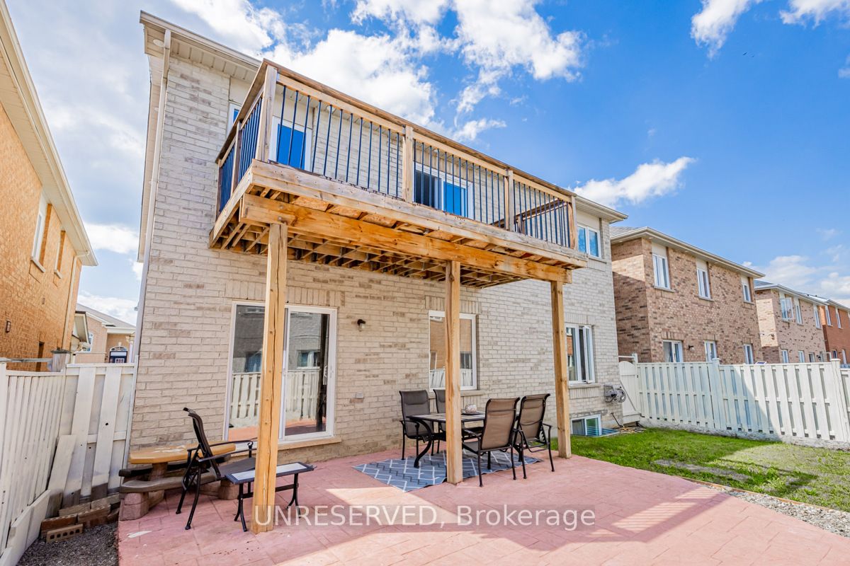 17 Atira Ave