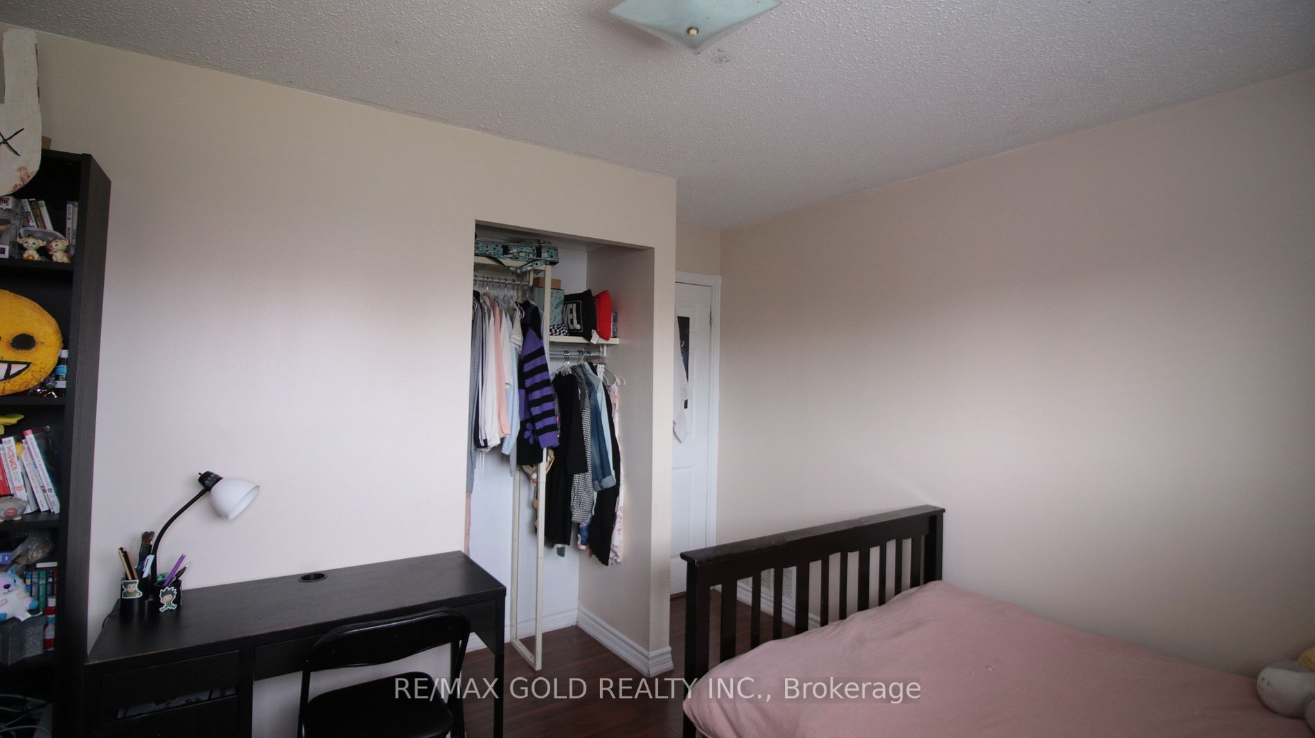 175 Kingswood Dr