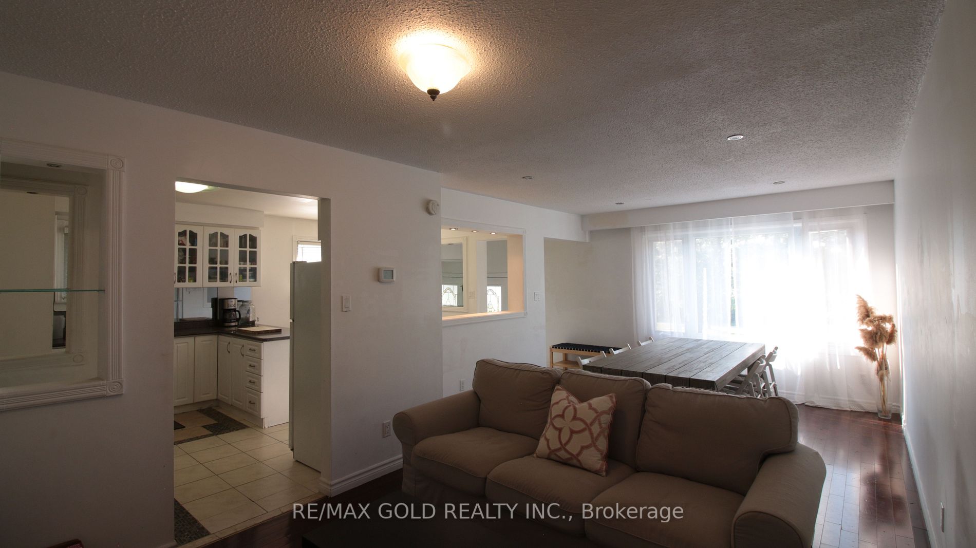 175 Kingswood Dr