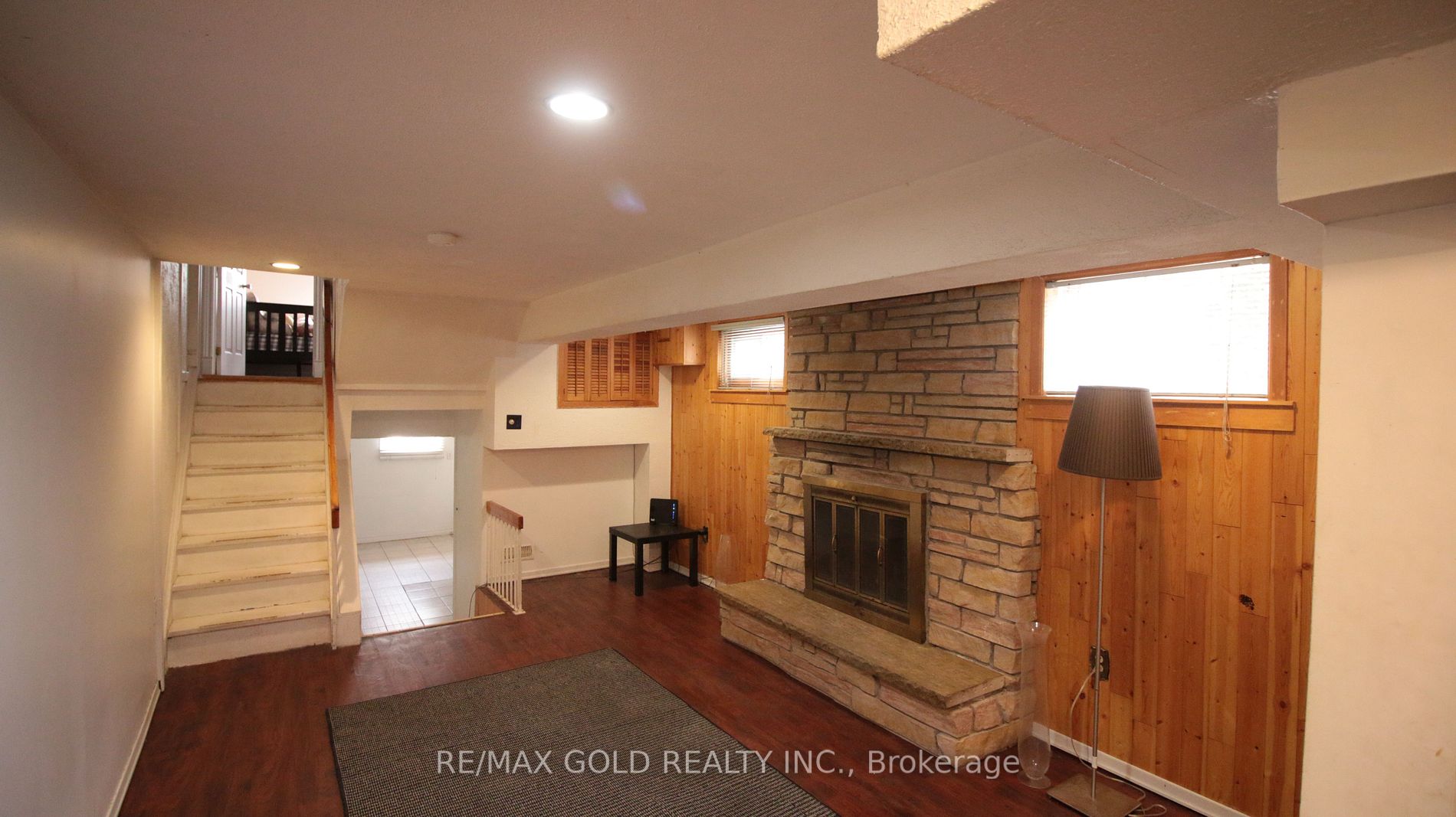175 Kingswood Dr