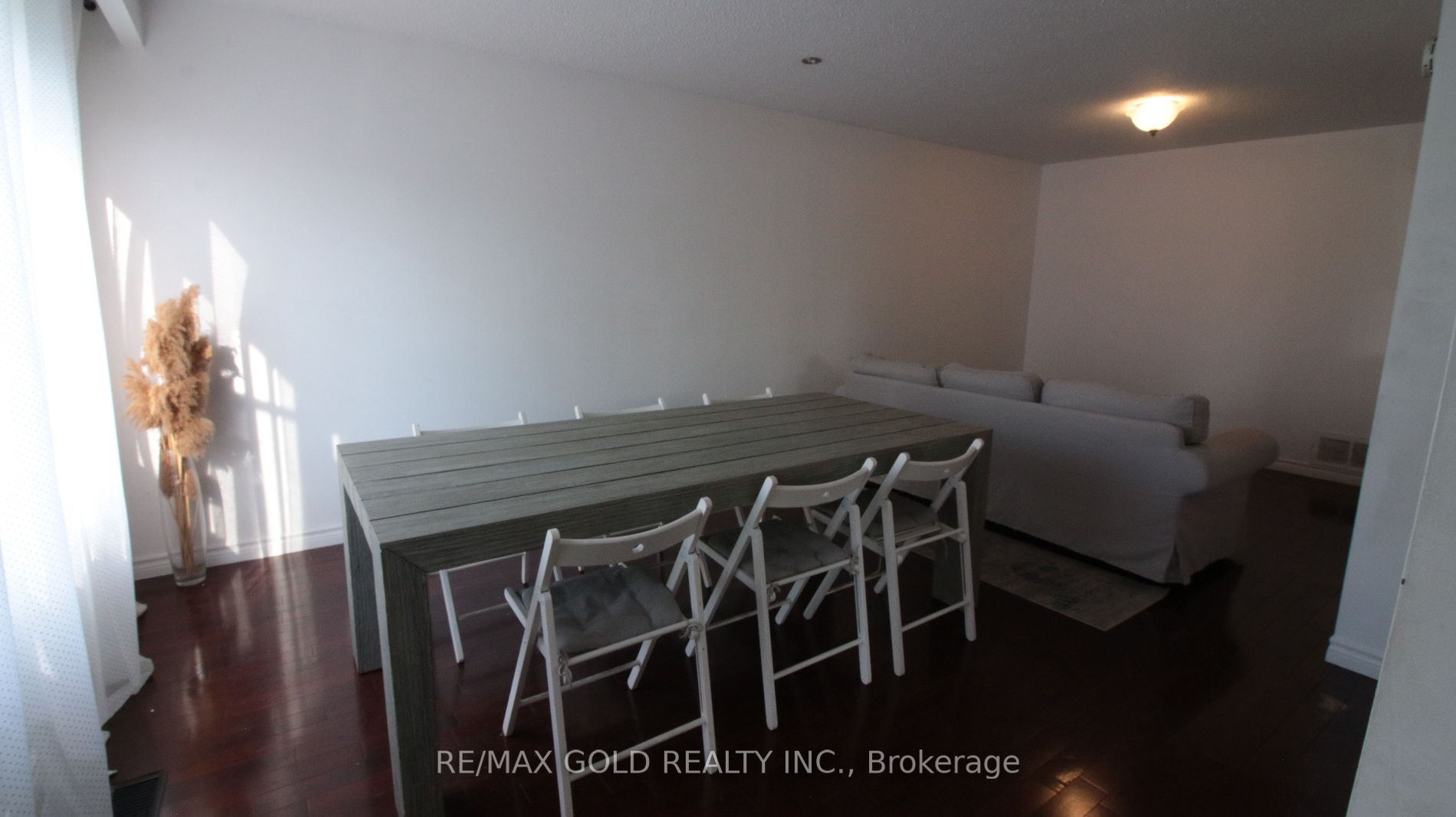 175 Kingswood Dr