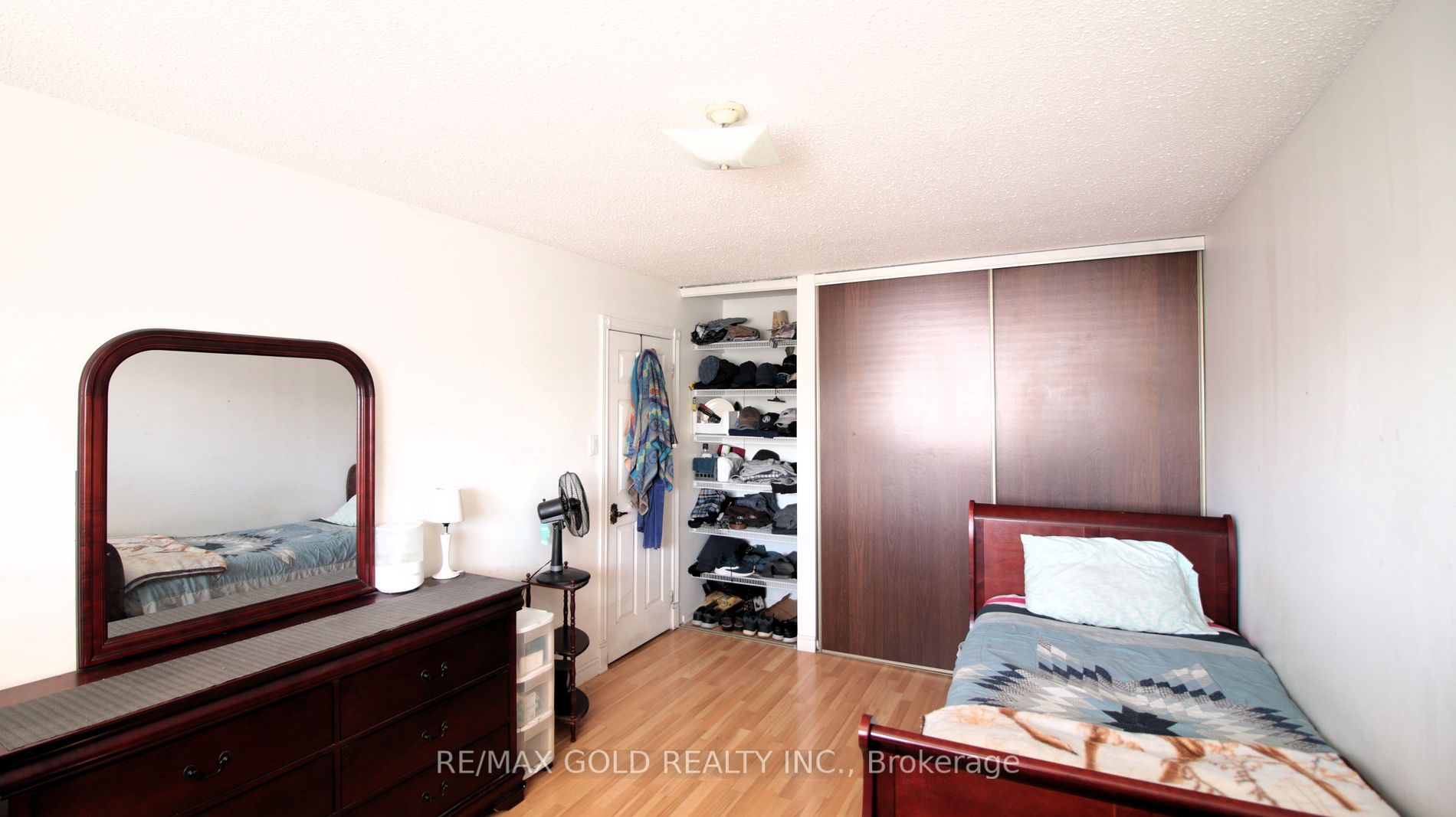 175 Kingswood Dr