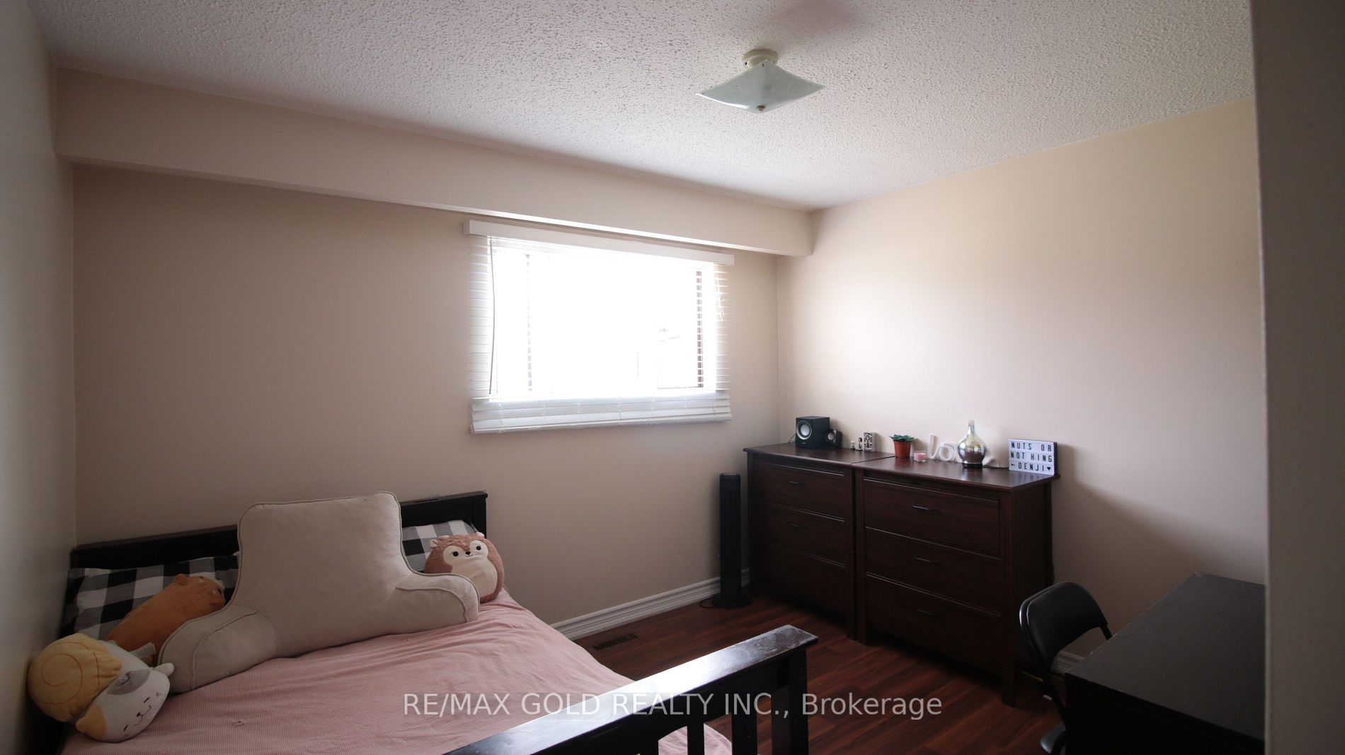 175 Kingswood Dr