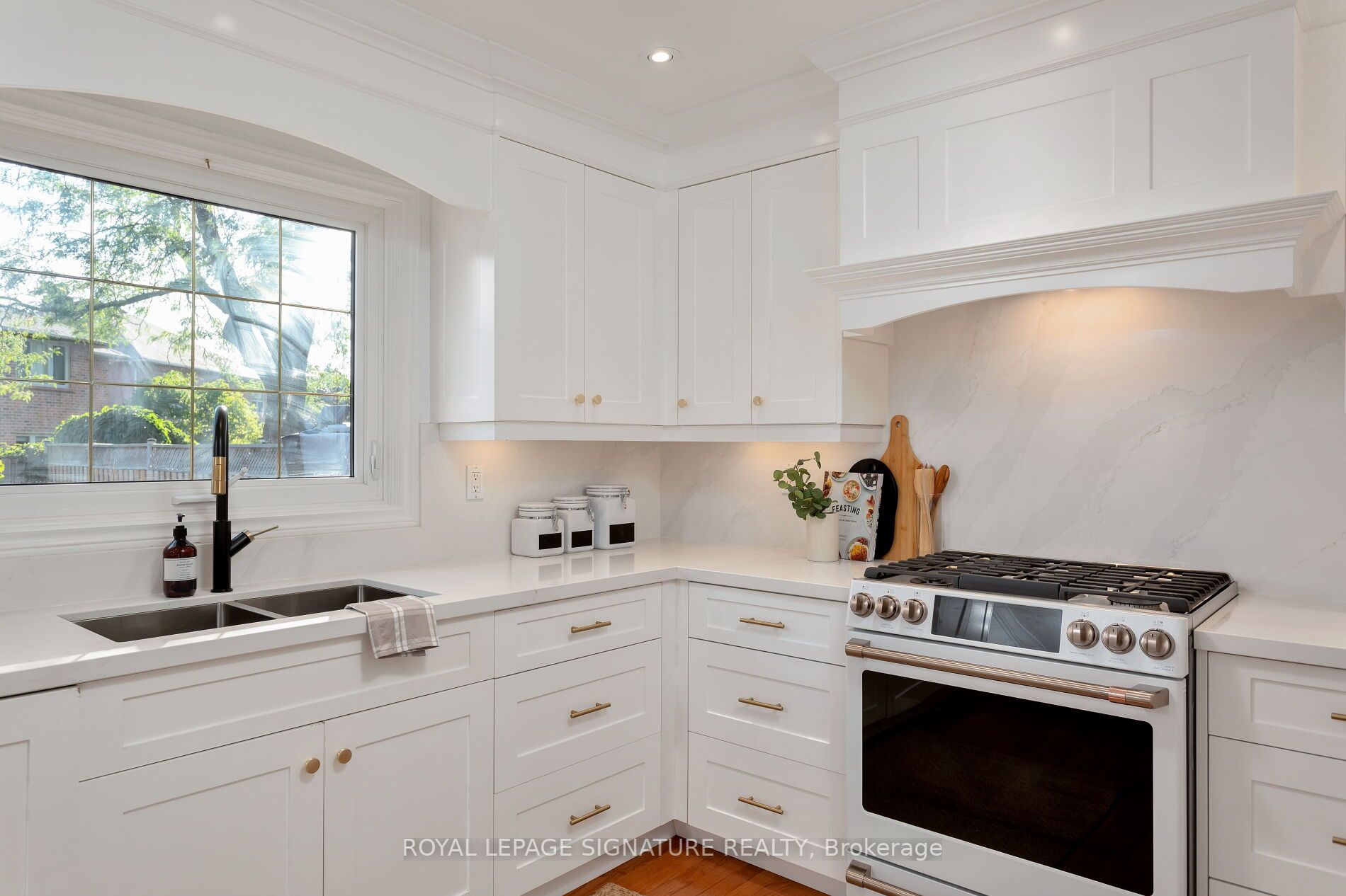 1206 Fairmeadow Tr