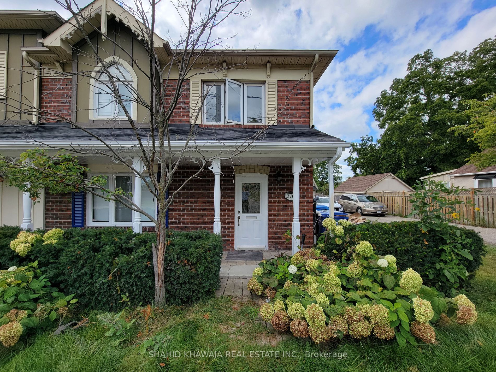 370 Queen St, #B