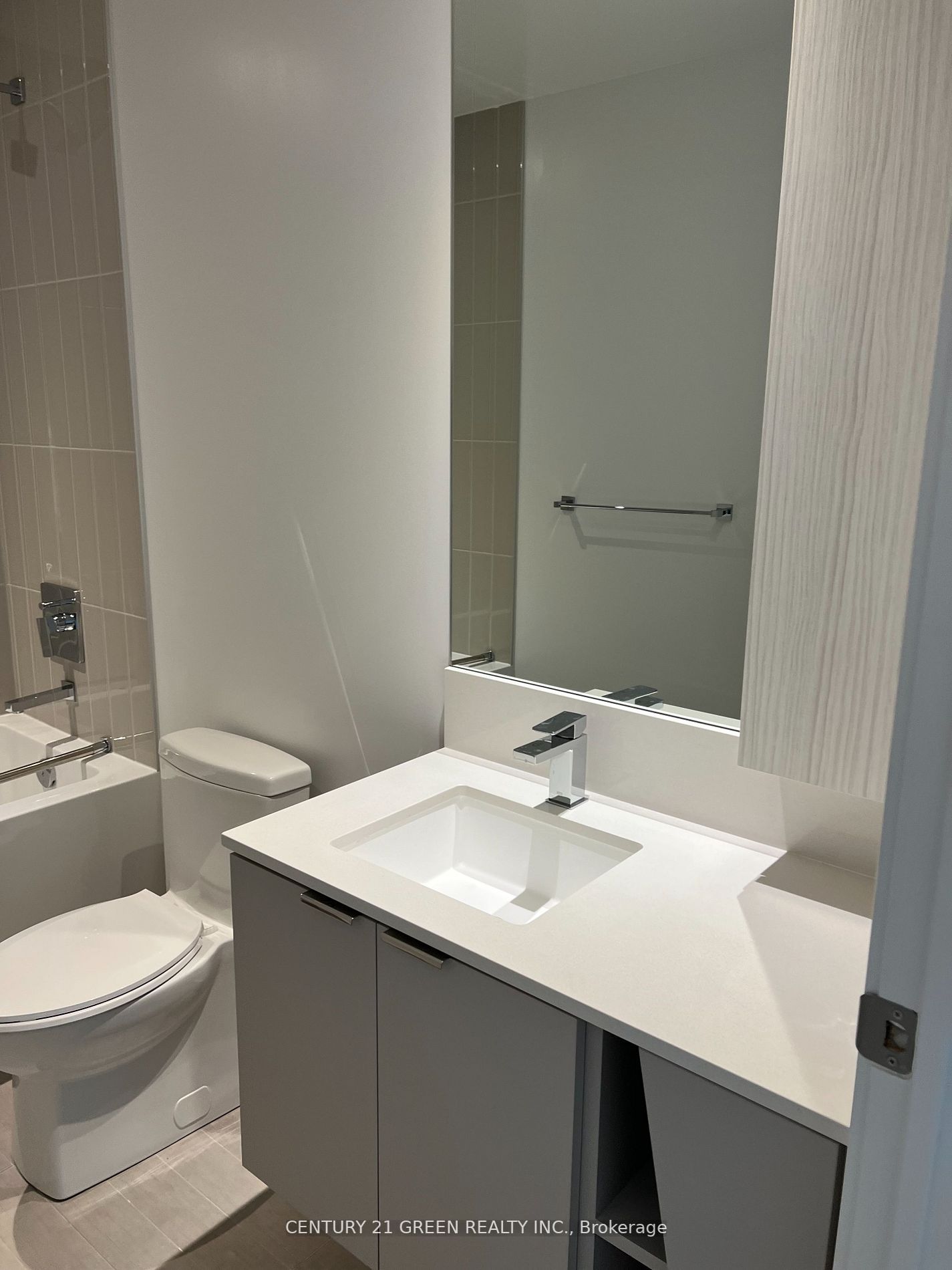 3883 Quartz Rd, #305