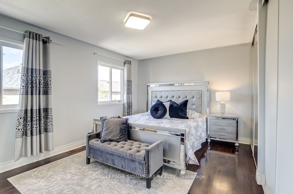 23 Chestermere Cres