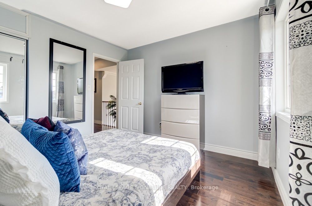 23 Chestermere Cres