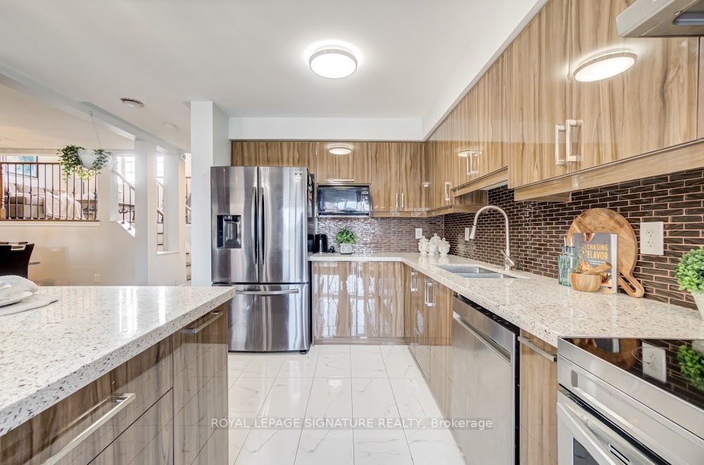 23 Chestermere Cres