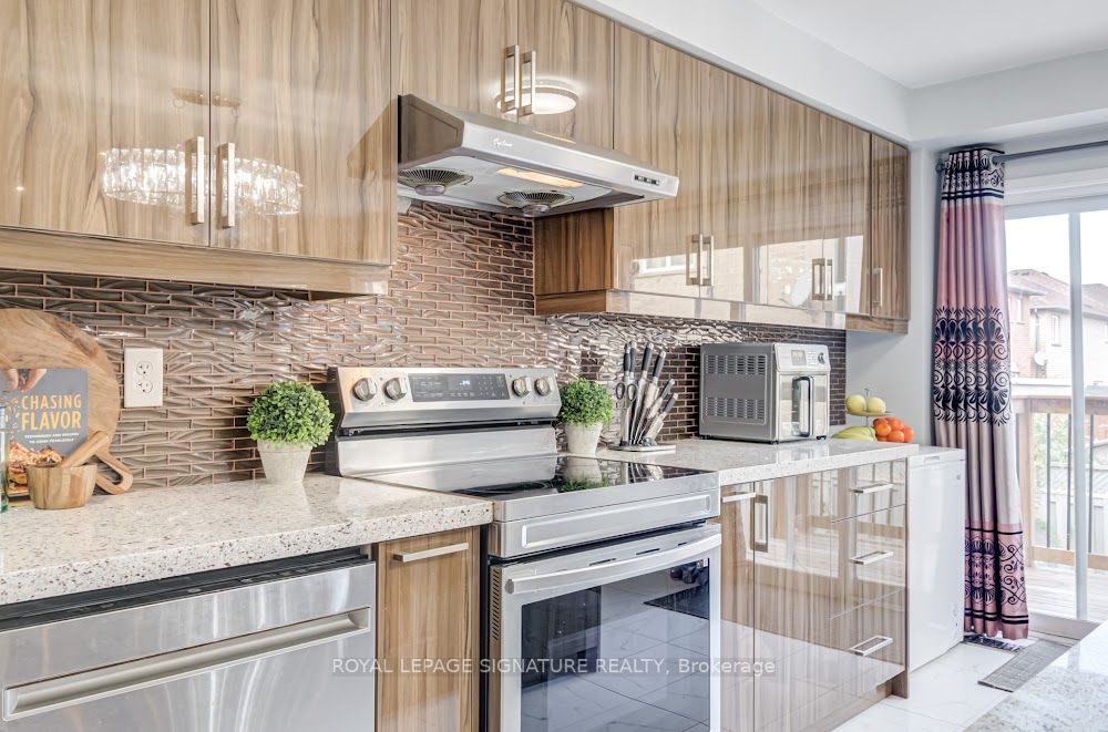 23 Chestermere Cres