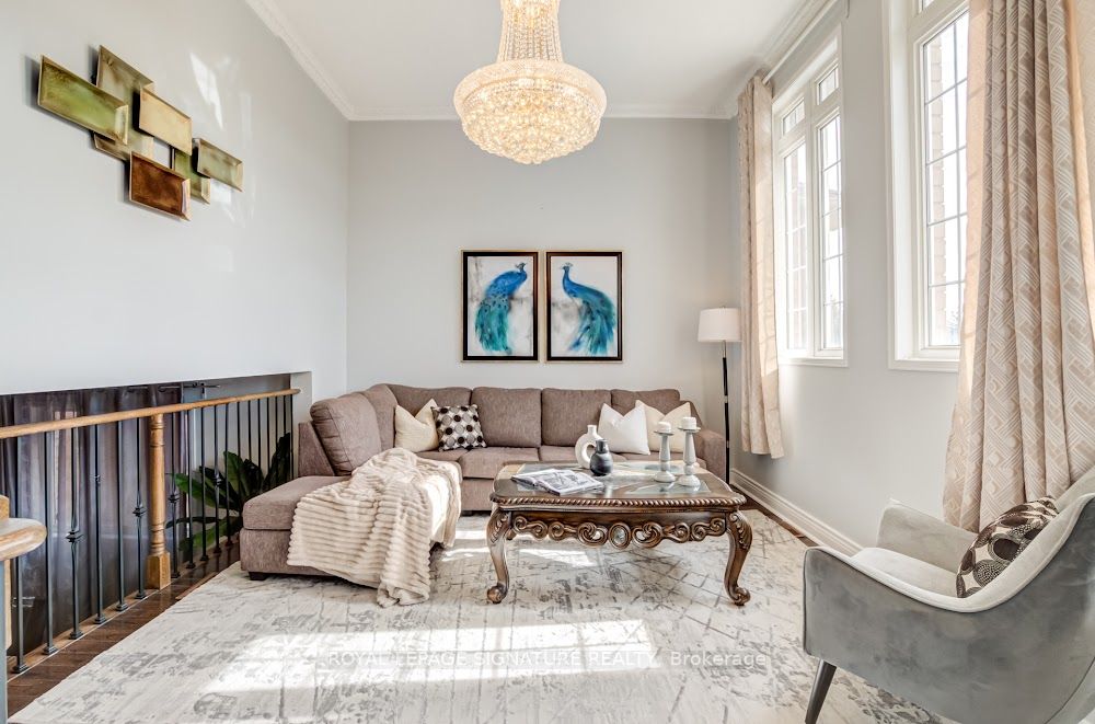 23 Chestermere Cres