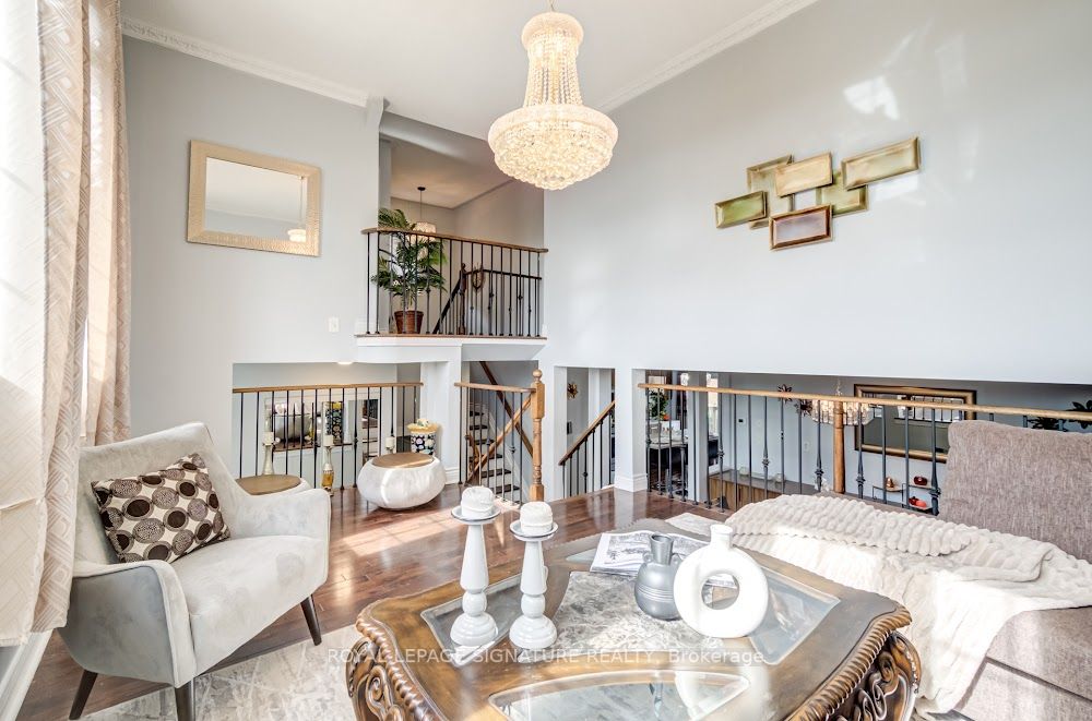 23 Chestermere Cres