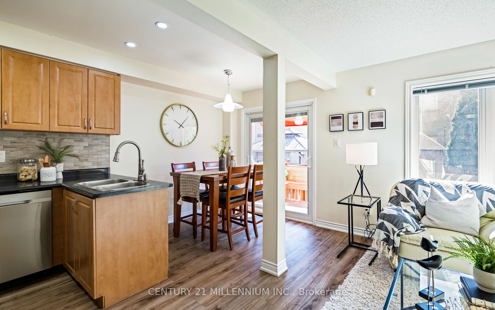 3938 Zenith Court