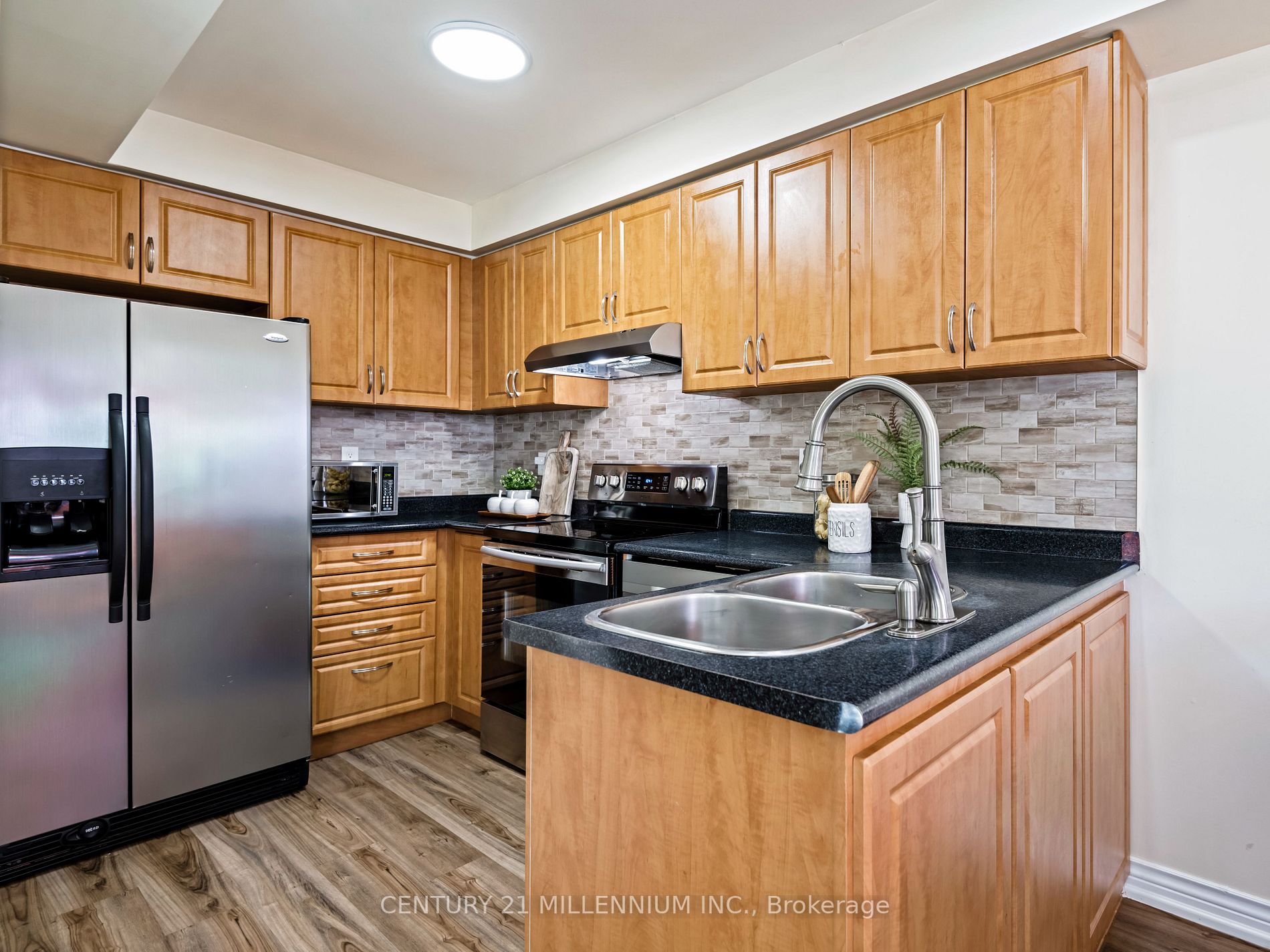3938 Zenith Court