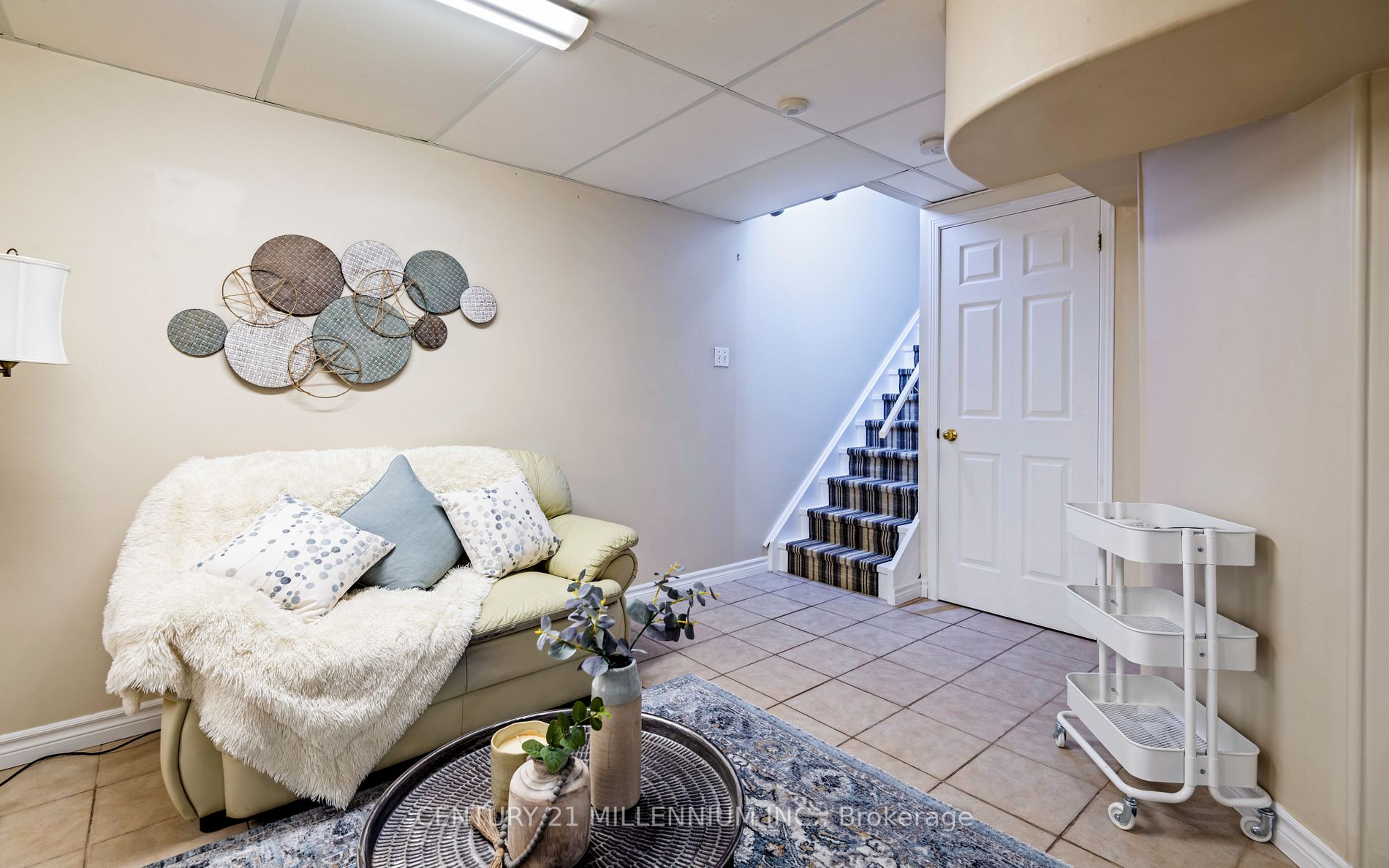 3938 Zenith Court