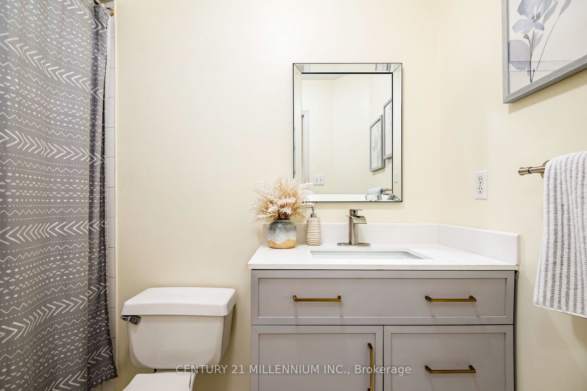 3938 Zenith Court
