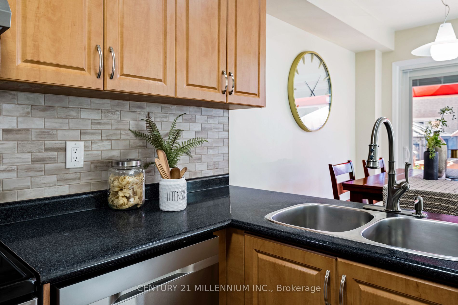 3938 Zenith Court