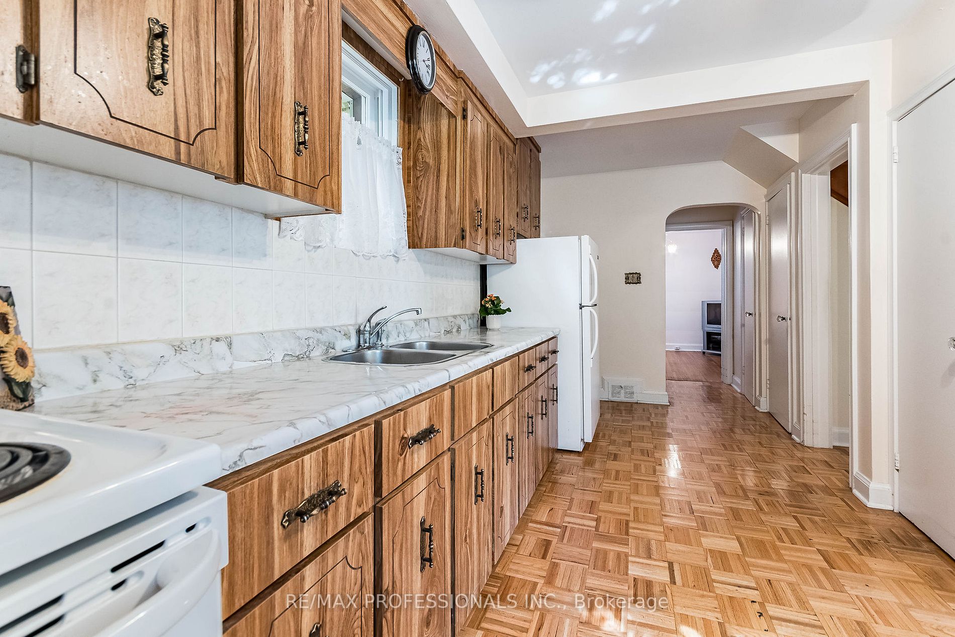 36 Thorndale Ave