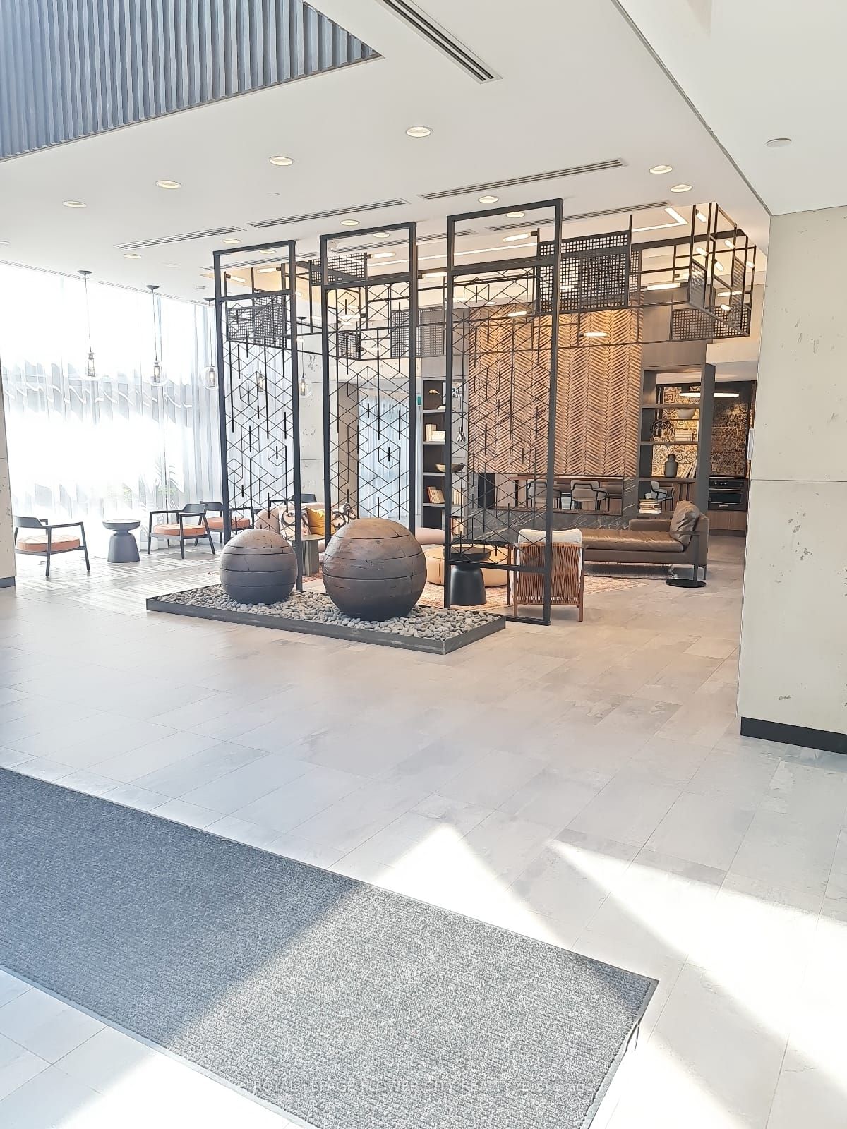 251 Manitoba St, #1113